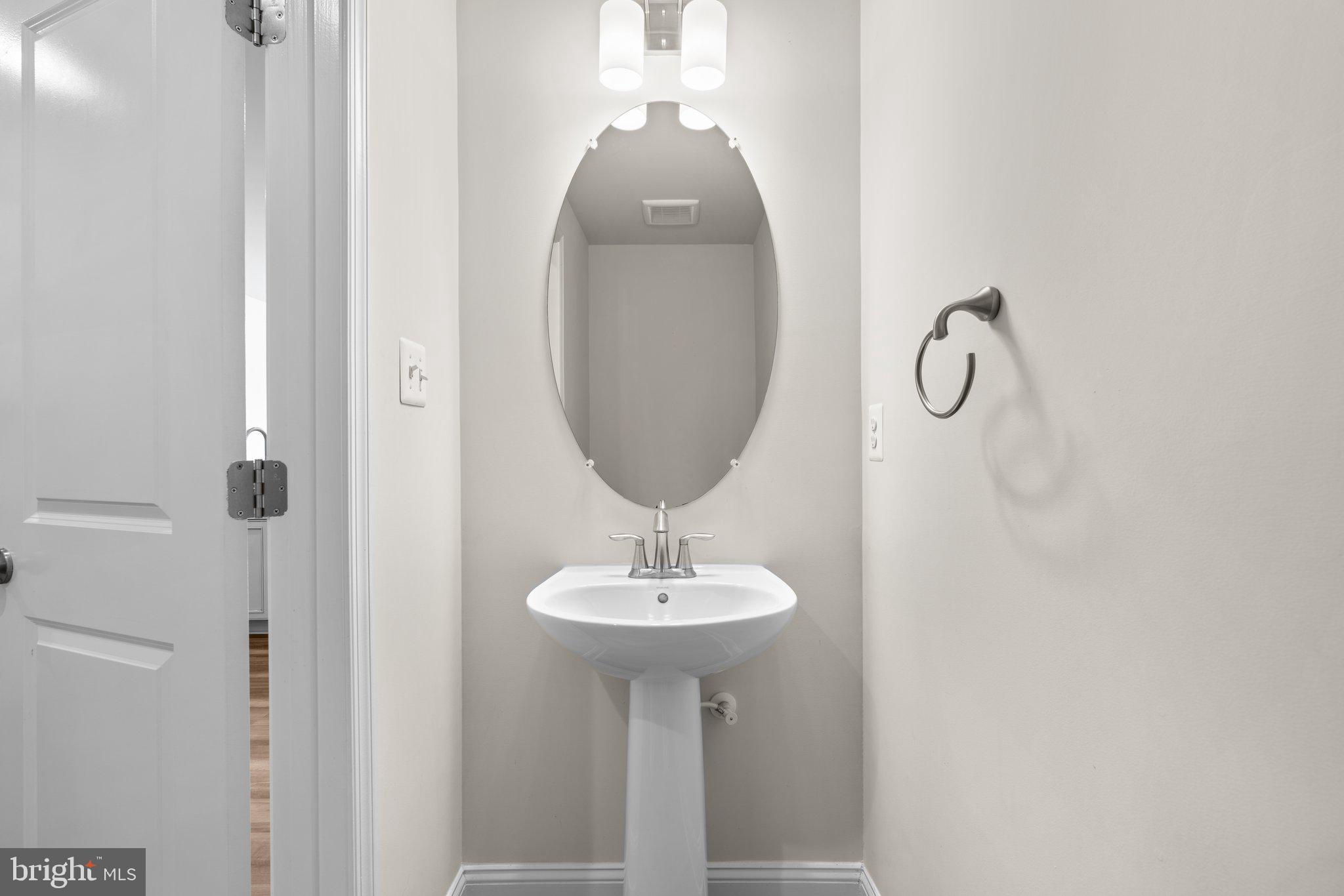 OXFORD SQUARE - Residential Lease