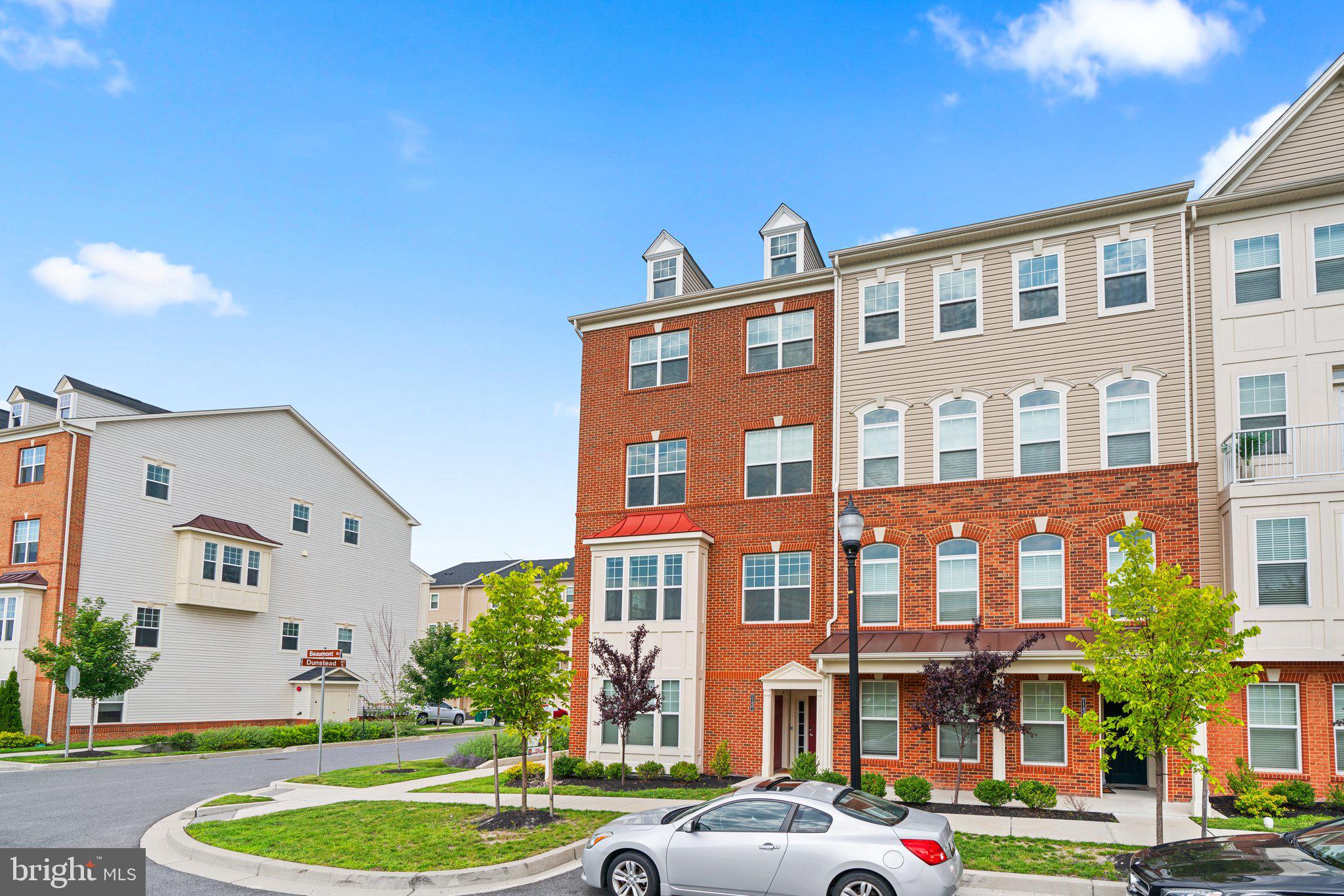 OXFORD SQUARE - Residential Lease