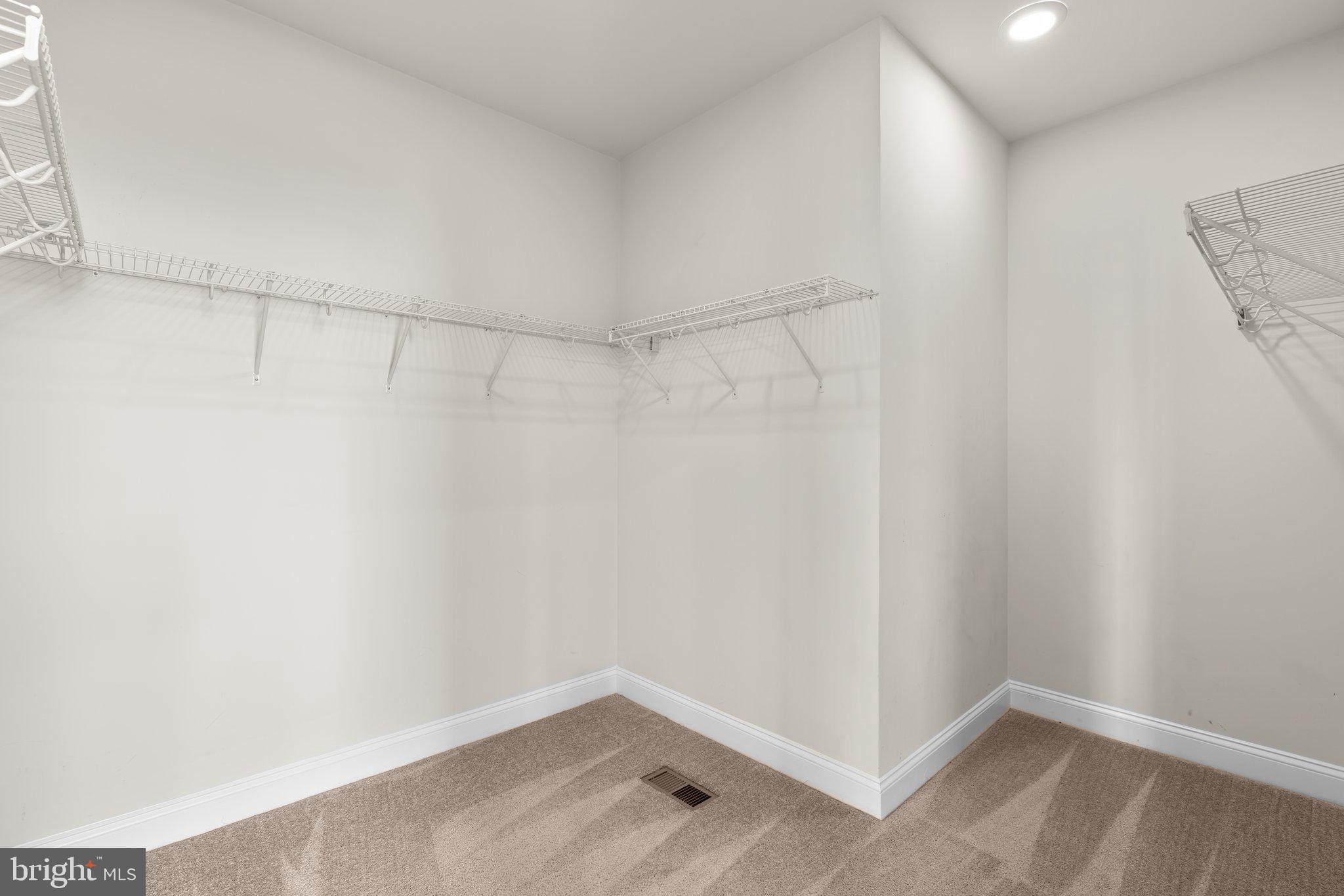 OXFORD SQUARE - Residential Lease