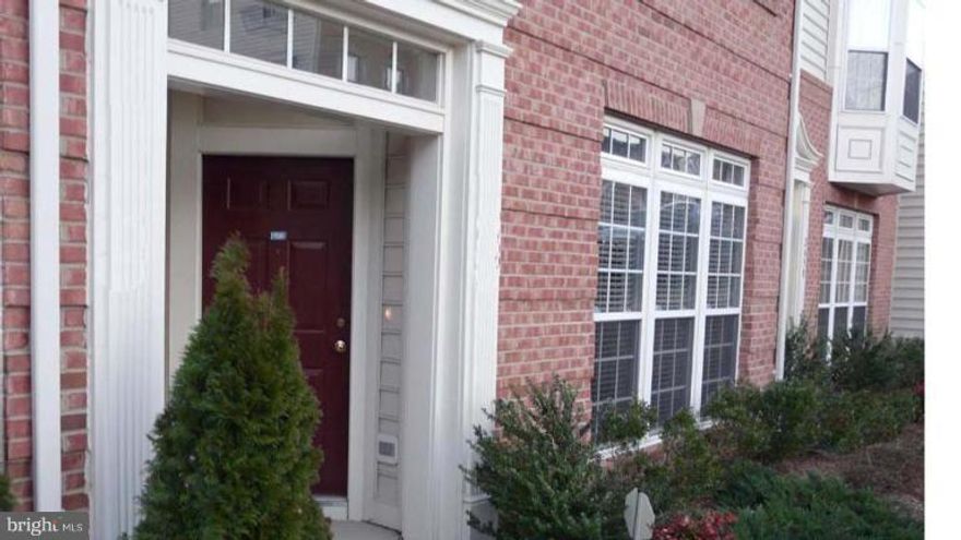 Luxury living in this wonderful 2 level condo in popular Potomac Club. Offering maple cabinets, SS appliances, hardwood floors, new paint, french doors open from upper level family room to balcony, garage, 2 walk in closets,luxury master shower and new W/D.Master BR is only room with carpet in home, and is new.  Close and easy access to Potomac Mills, Wegmans, I-95,Hospital,and Rt 1. MOVE IN READY