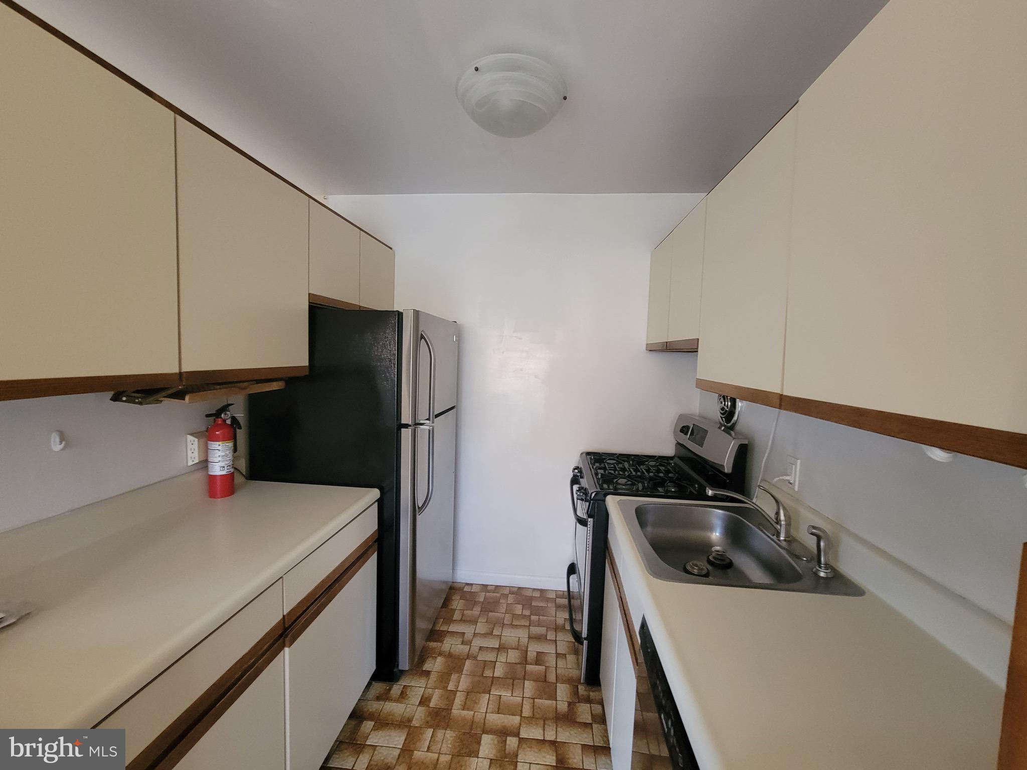 KENSINGTON - Residential Lease