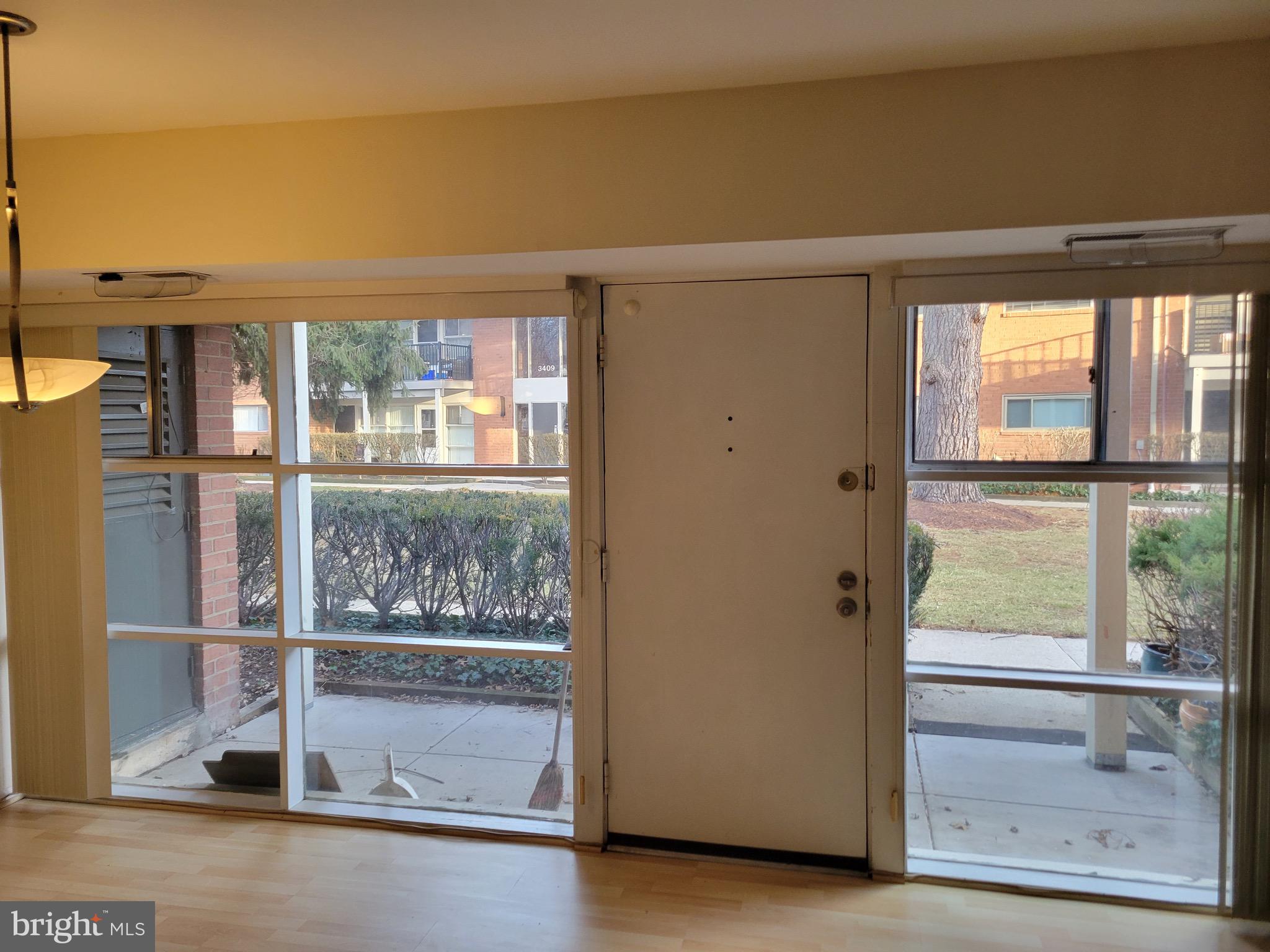 KENSINGTON - Residential Lease