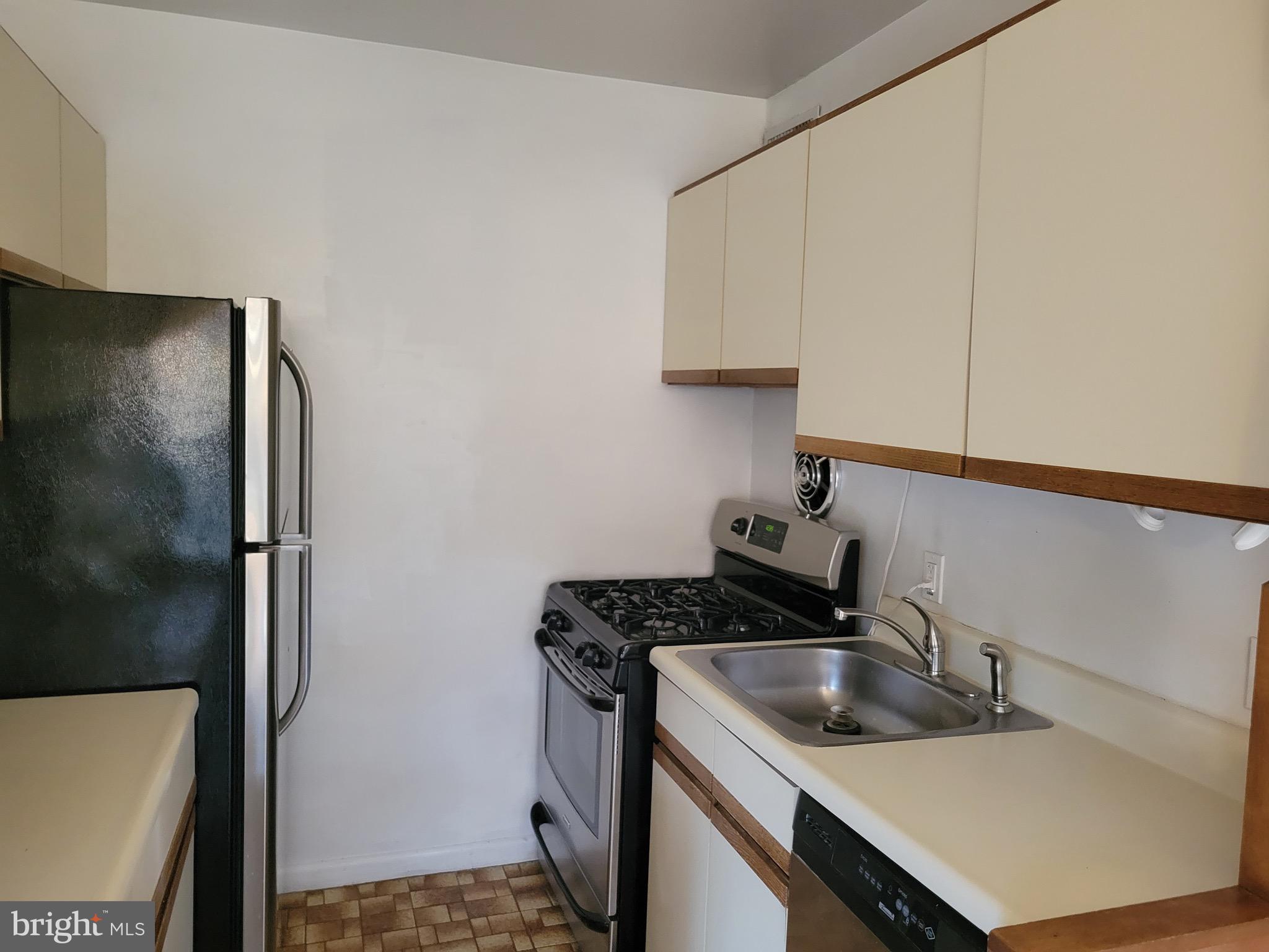 KENSINGTON - Residential Lease