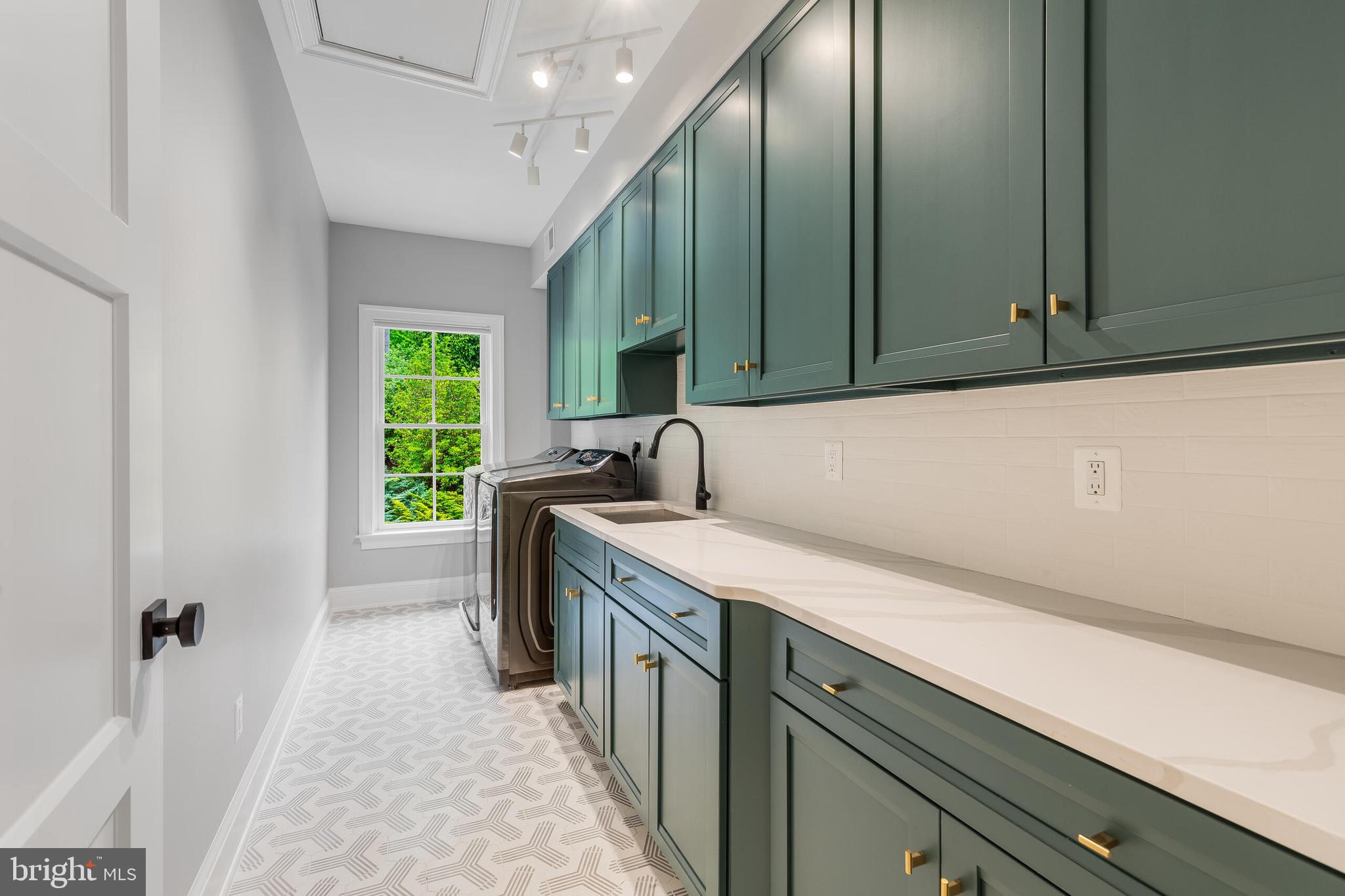 LANGLEY FOREST - Residential