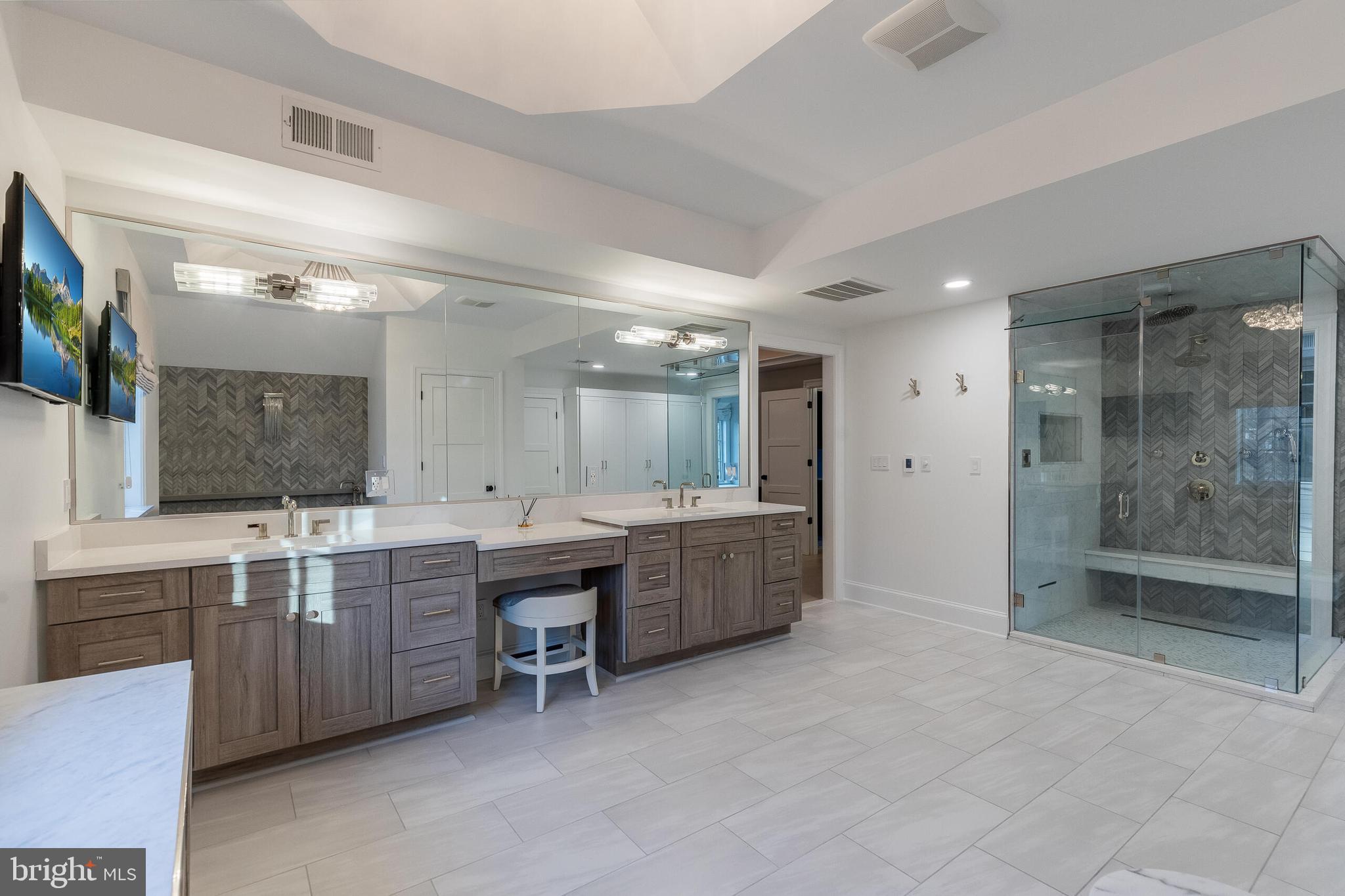 LANGLEY FOREST - Residential