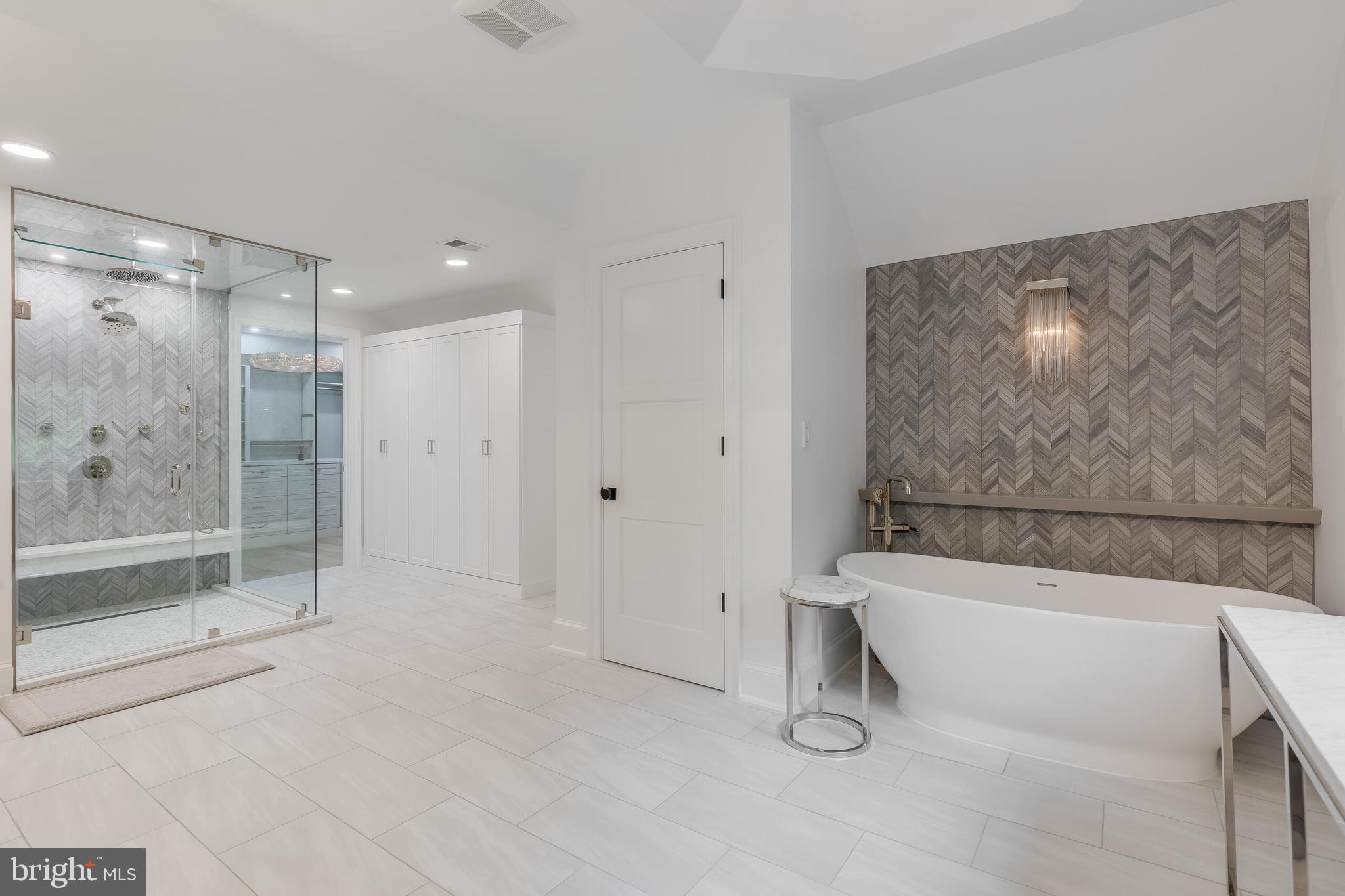 LANGLEY FOREST - Residential