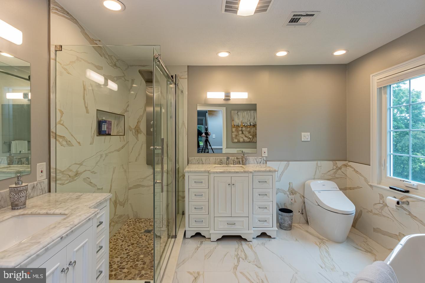 NEWTOWN HUNT - Residential