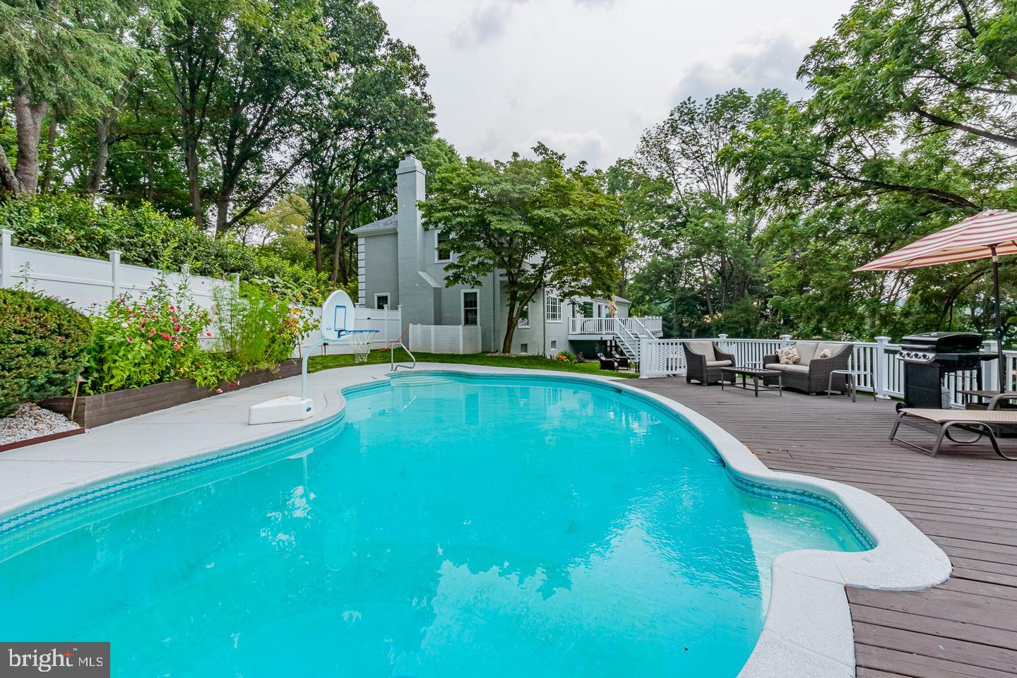 NEWTOWN HUNT - Residential