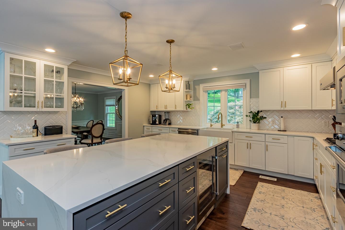 NEWTOWN HUNT - Residential