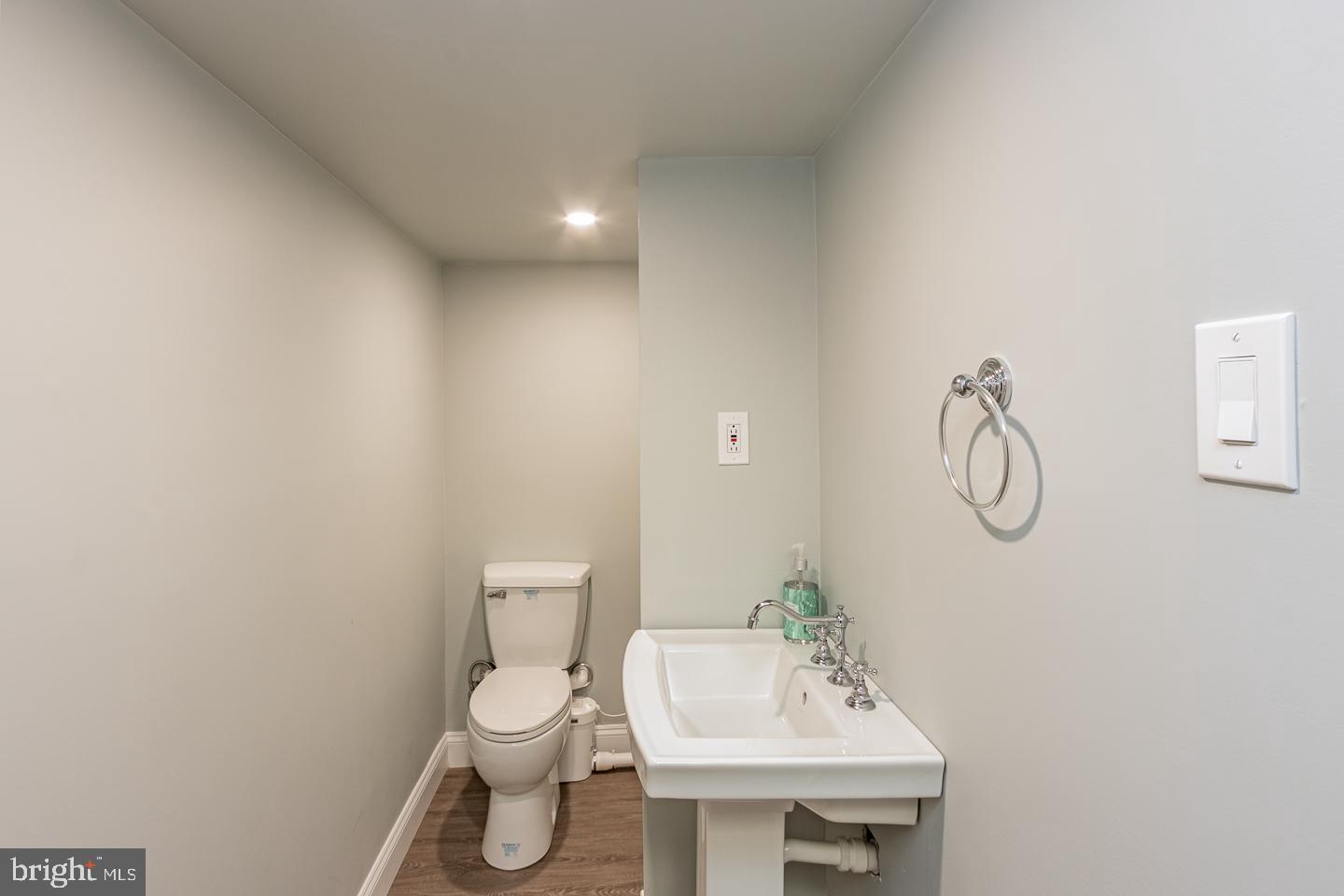 NEWTOWN HUNT - Residential