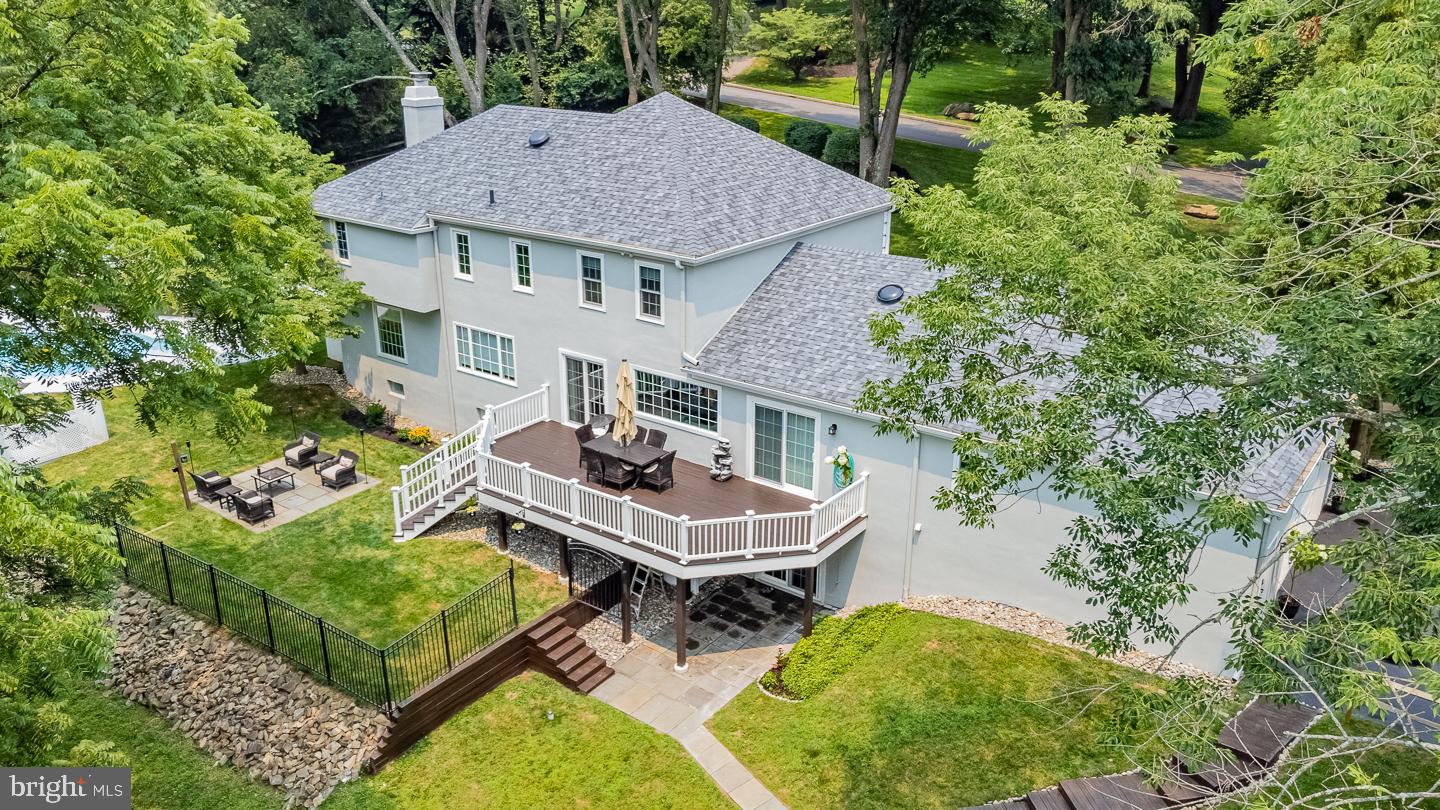 NEWTOWN HUNT - Residential