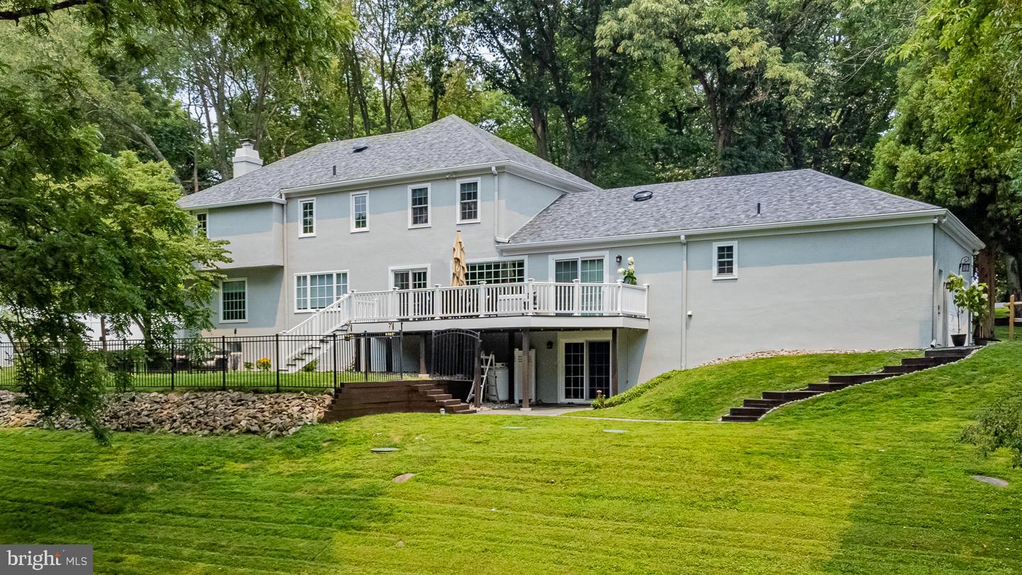 NEWTOWN HUNT - Residential