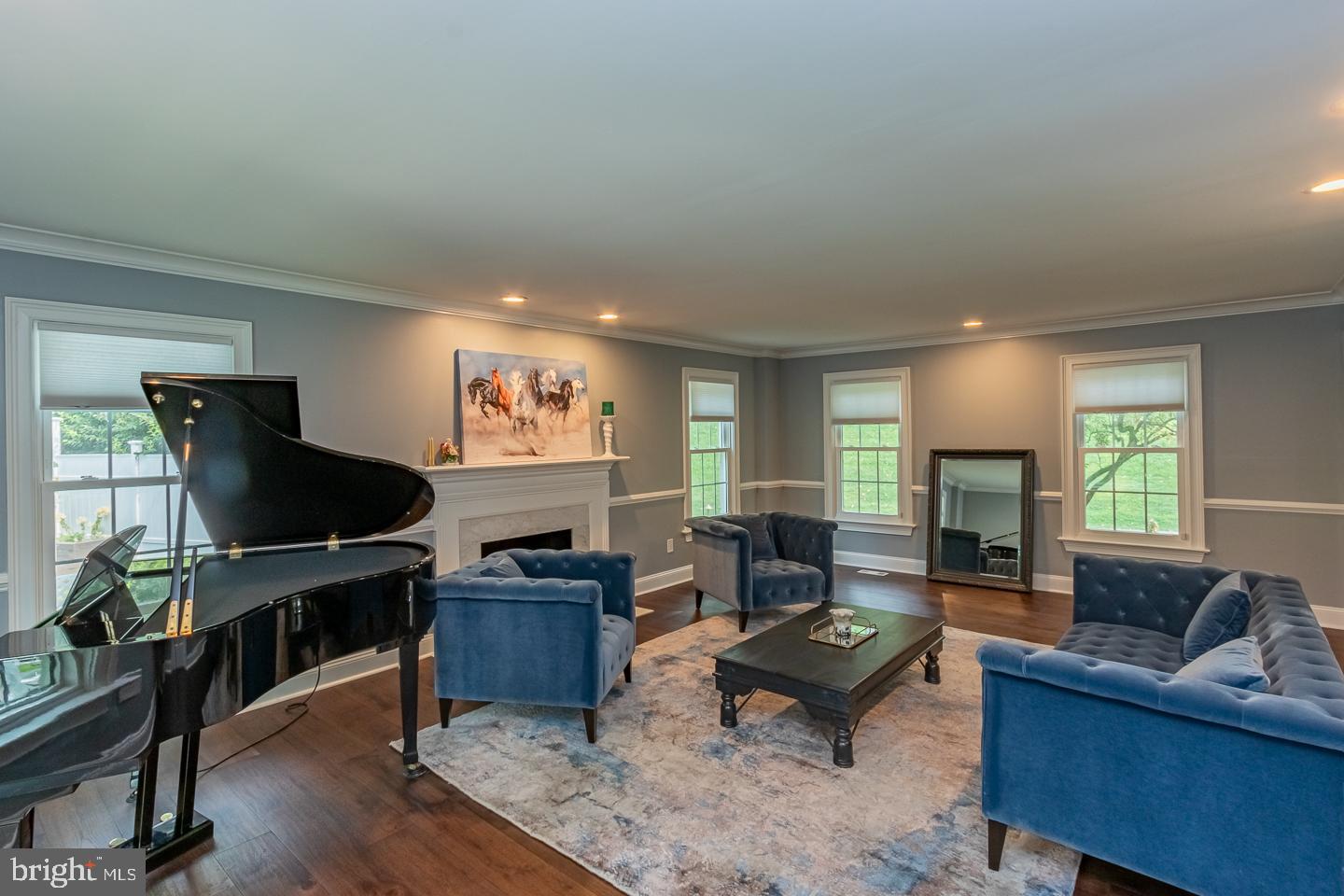 NEWTOWN HUNT - Residential