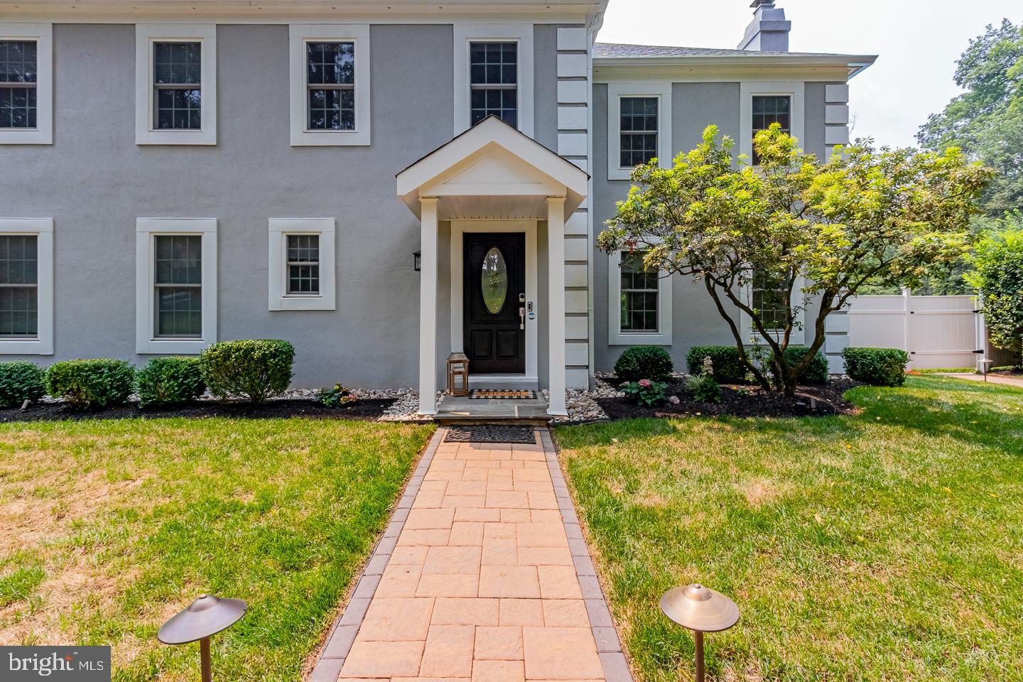 NEWTOWN HUNT - Residential