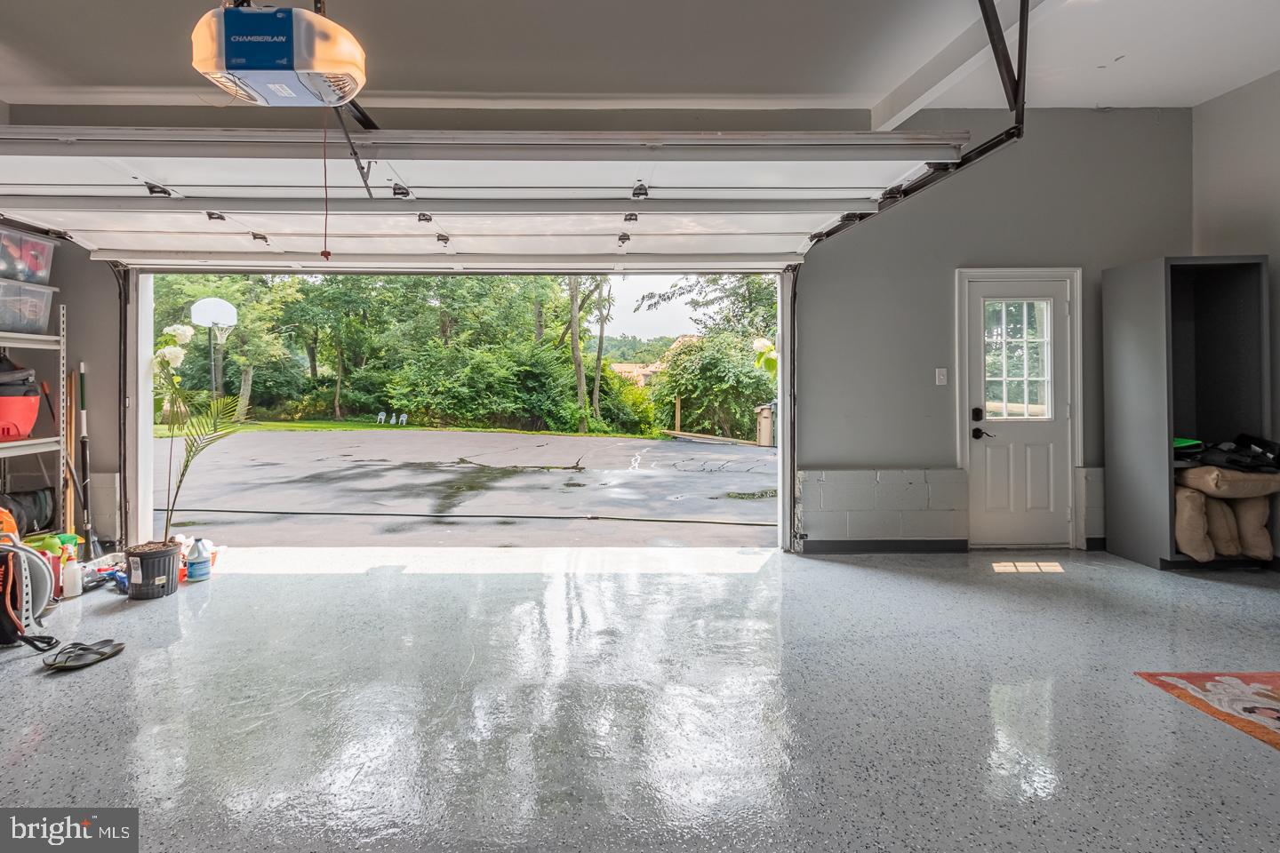 NEWTOWN HUNT - Residential