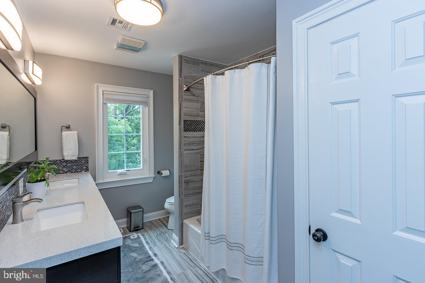 NEWTOWN HUNT - Residential