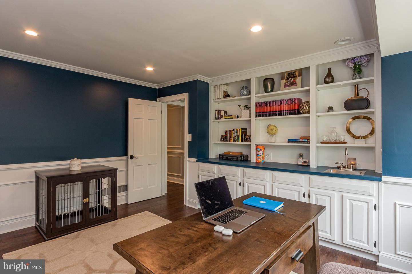 NEWTOWN HUNT - Residential