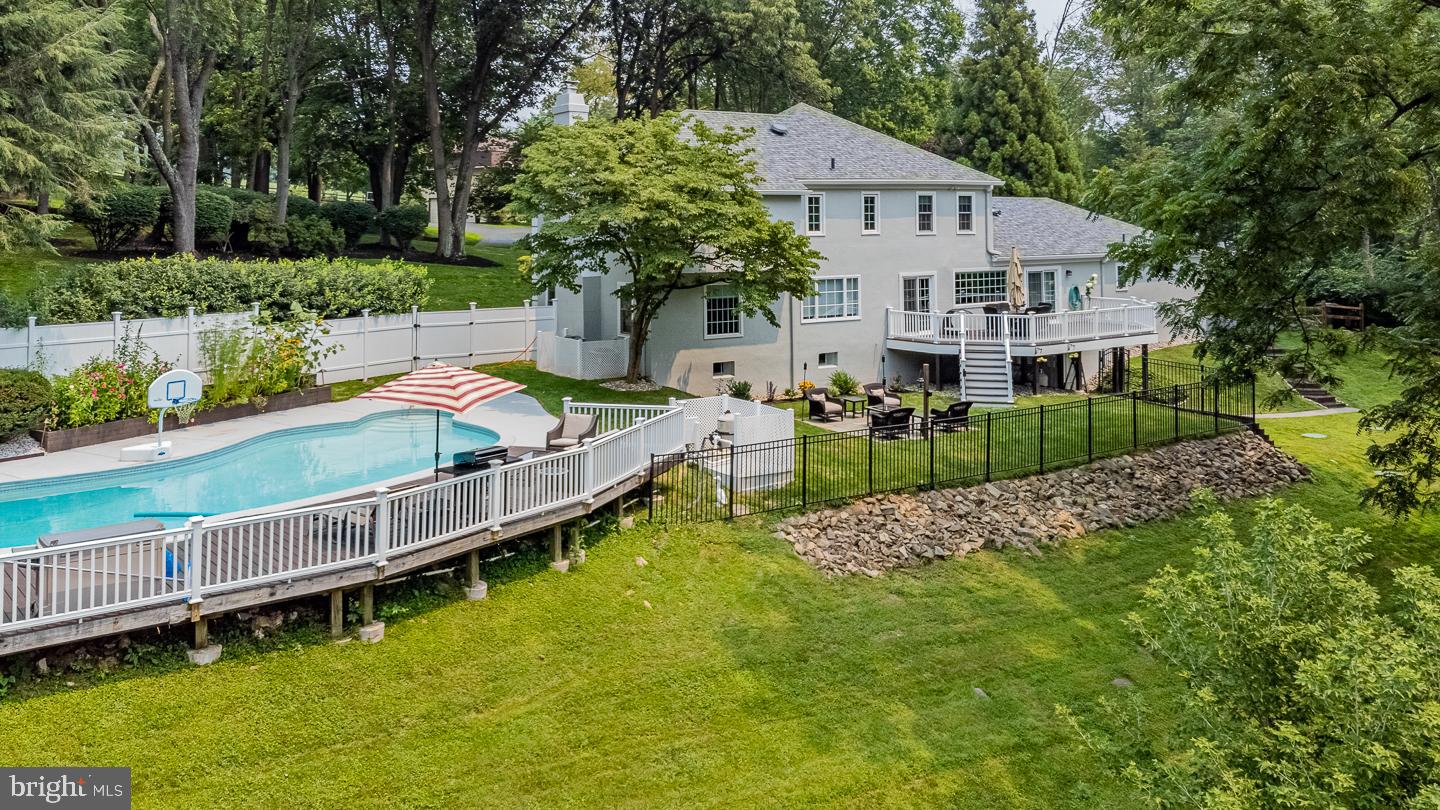 NEWTOWN HUNT - Residential