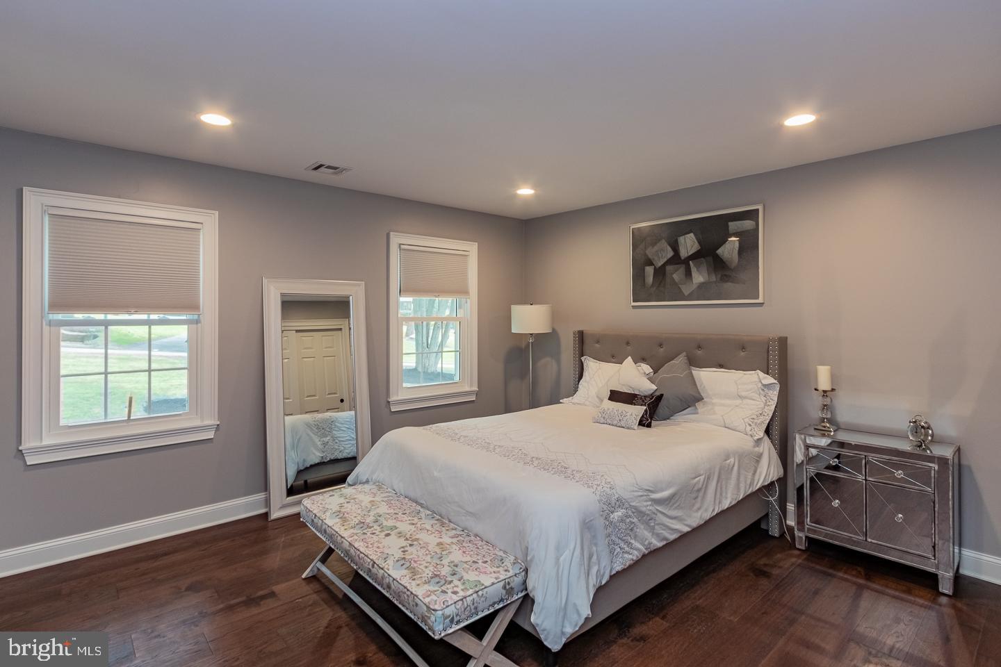 NEWTOWN HUNT - Residential