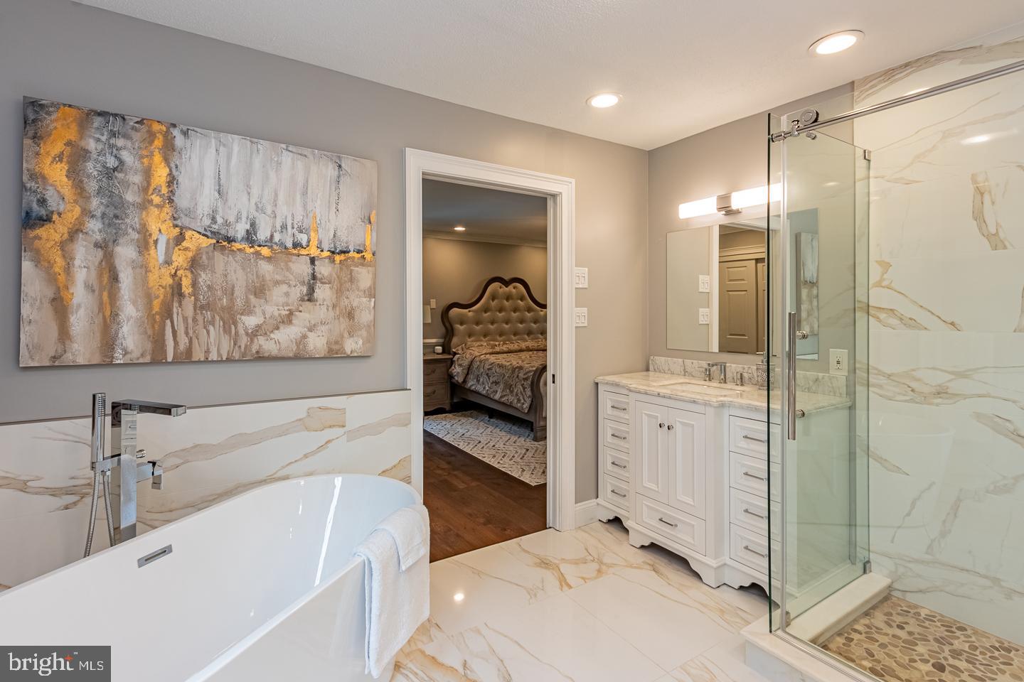 NEWTOWN HUNT - Residential