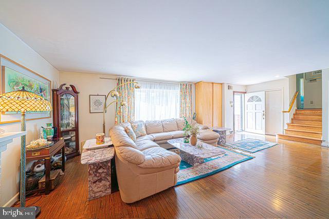 1363 GLENBROOK ROAD