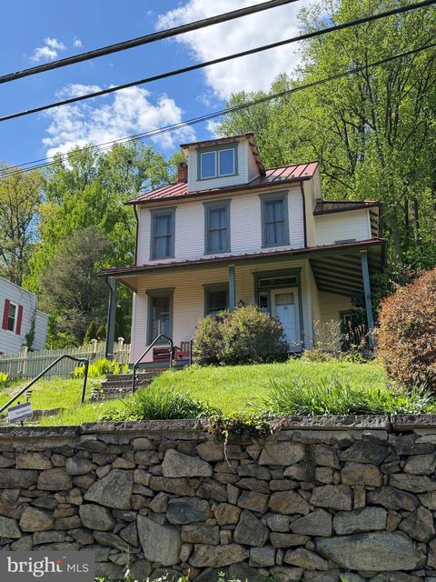 820 FRIEDENSBURG ROAD READING PA 19606