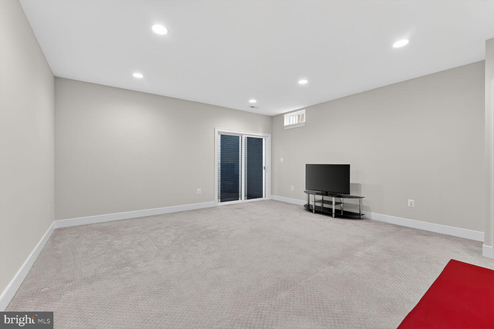 PIMMIT VIEW - Residential