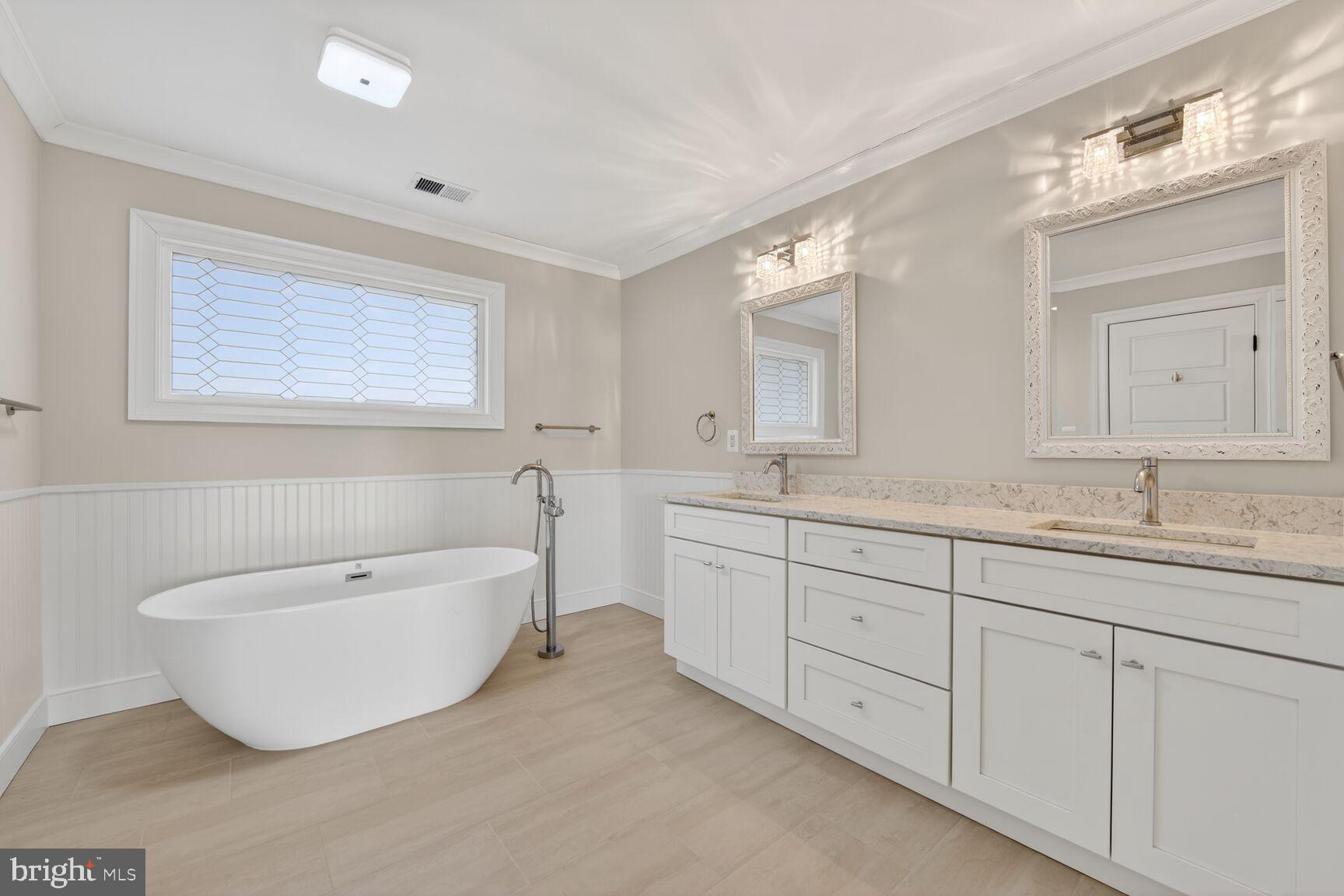 PIMMIT VIEW - Residential