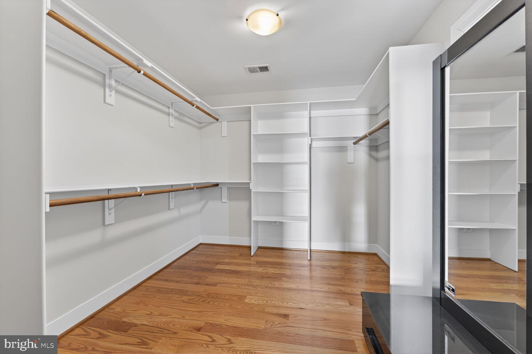 PIMMIT VIEW - Residential