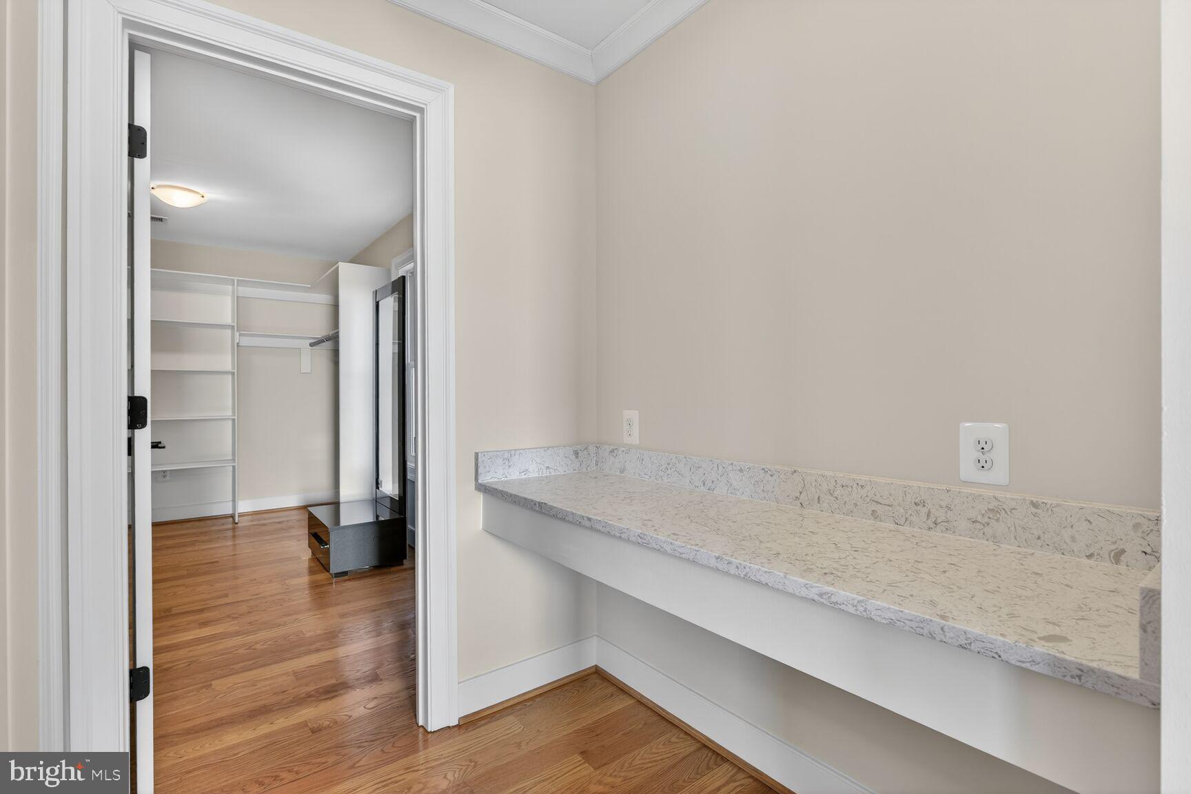 PIMMIT VIEW - Residential