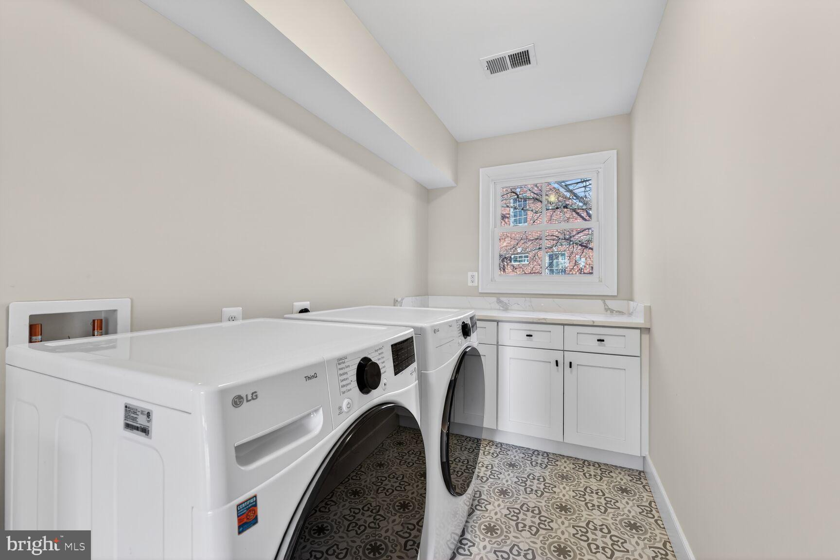 PIMMIT VIEW - Residential