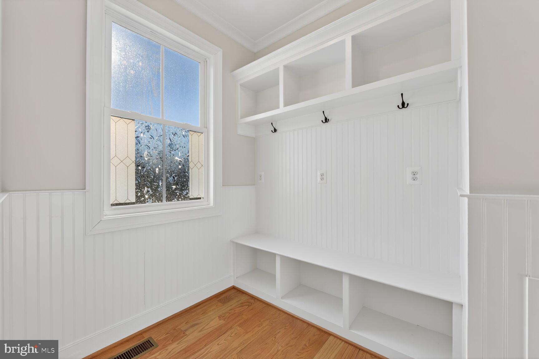 PIMMIT VIEW - Residential