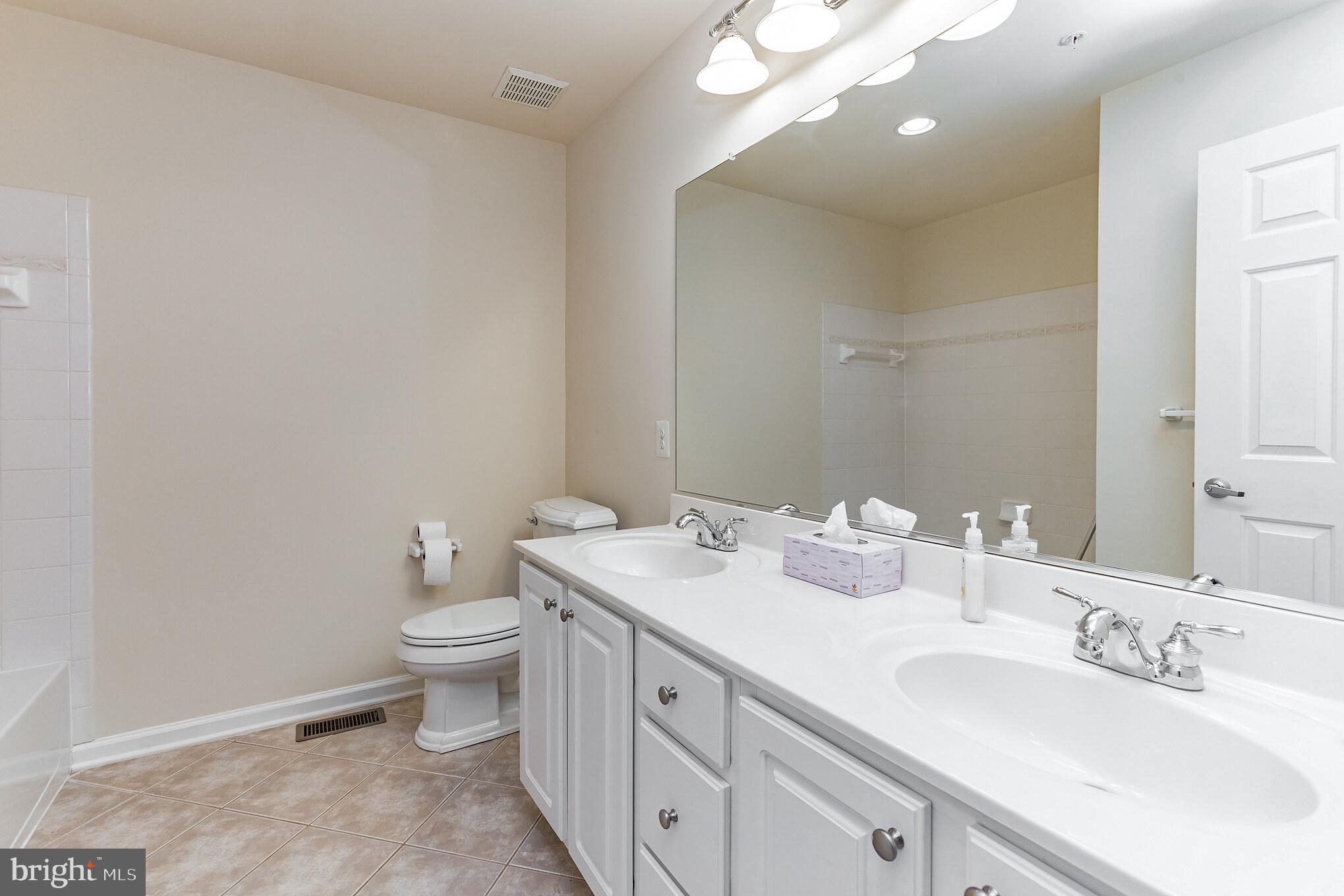 HIDDEN CREEK - Residential Lease