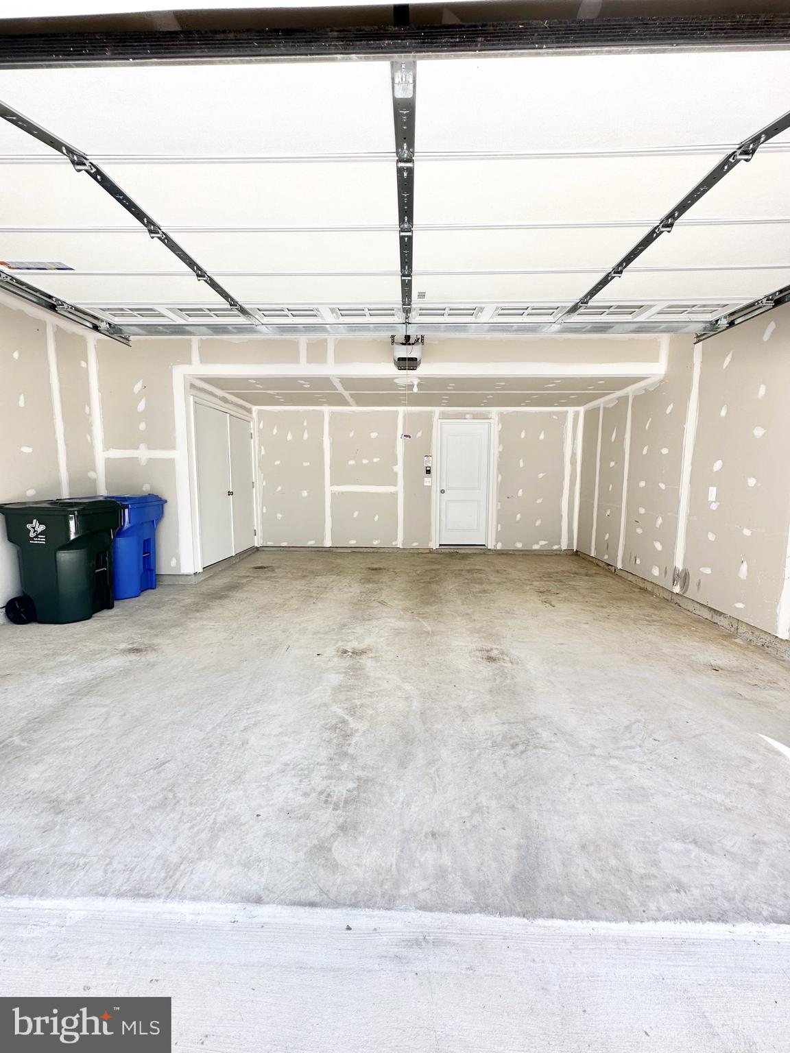 THE VILLAGES OF STEEPLECHASE - Residential Lease