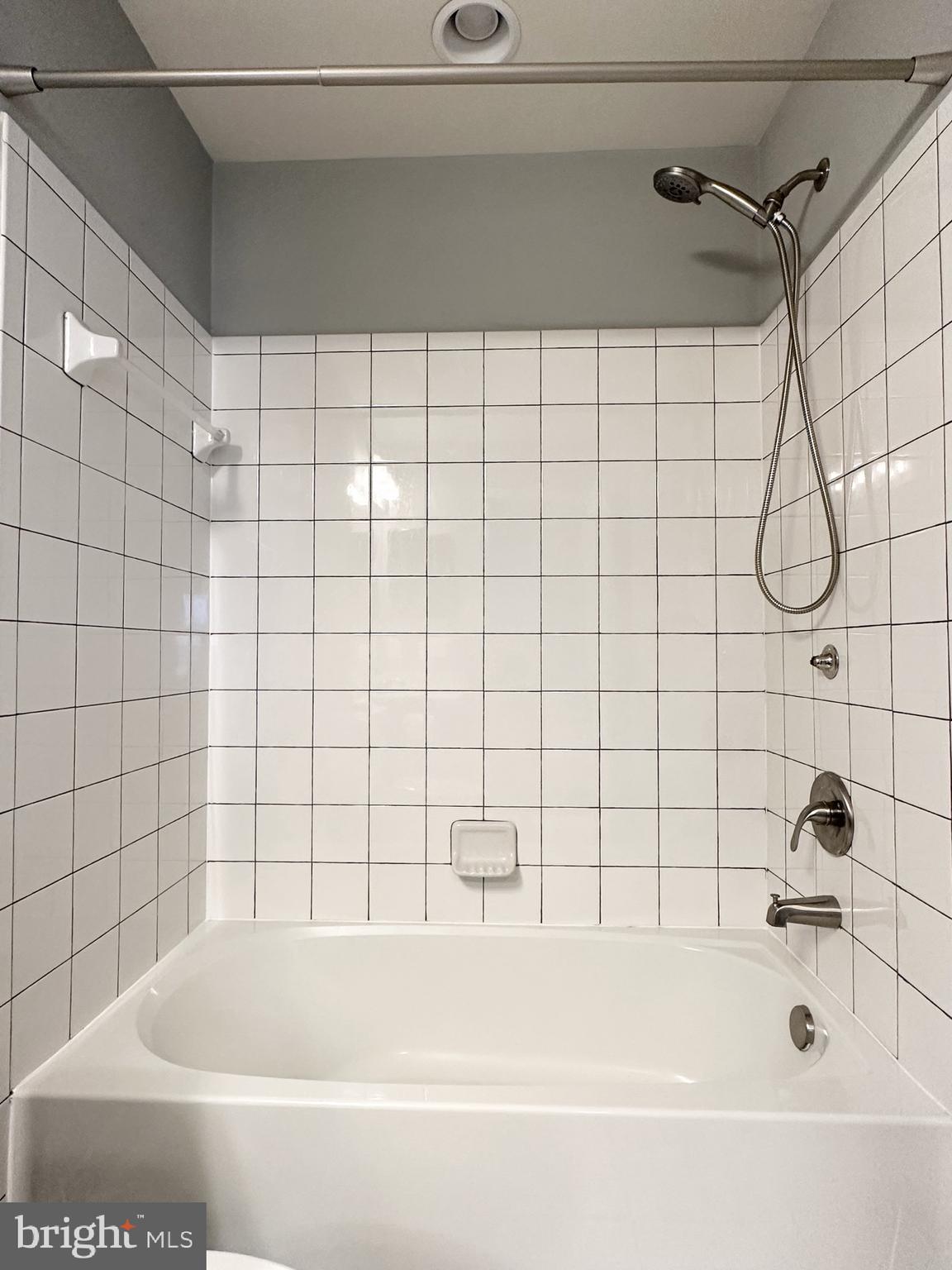 THE VILLAGES OF STEEPLECHASE - Residential Lease