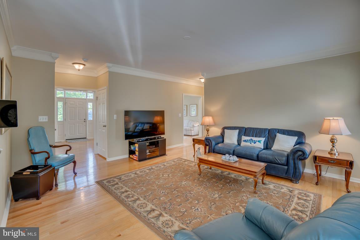 HAMPTON OAKS - Residential