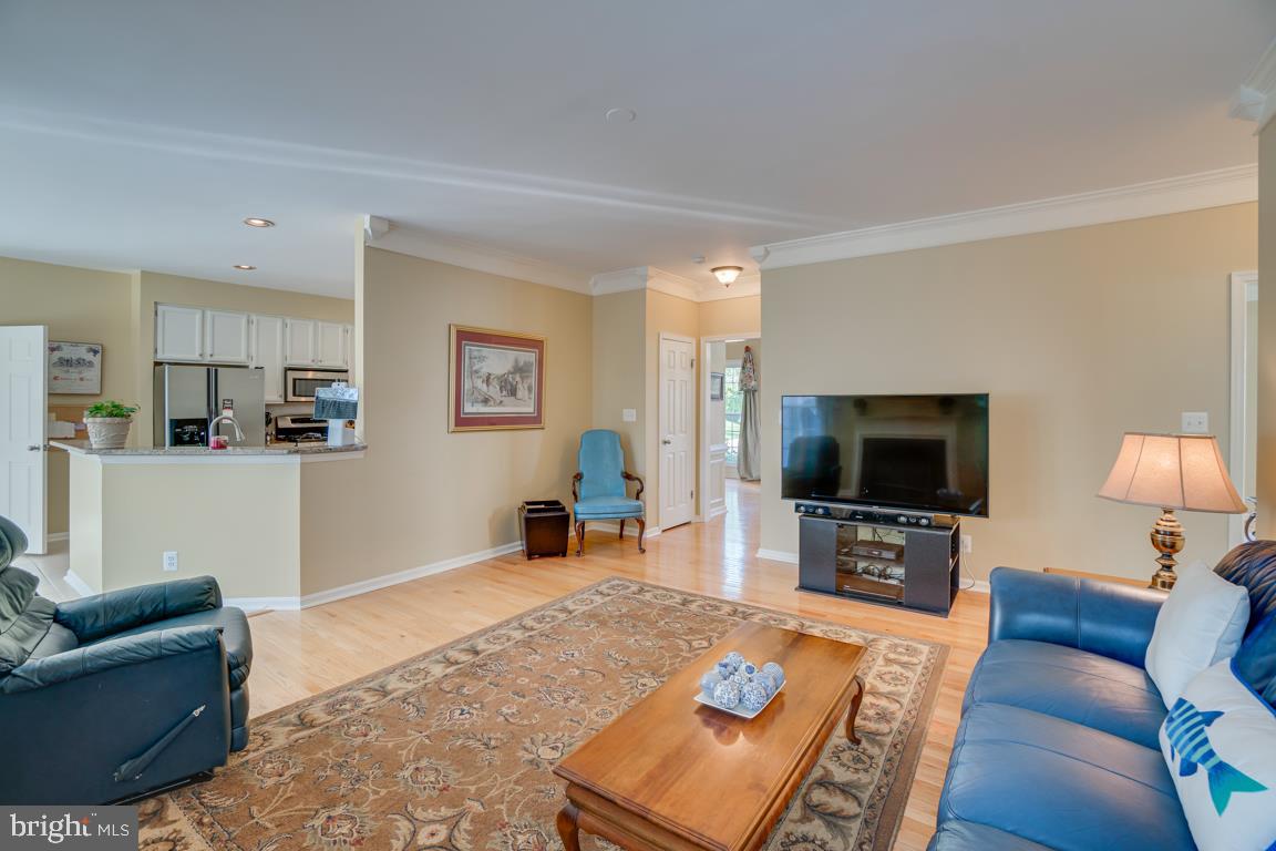 HAMPTON OAKS - Residential