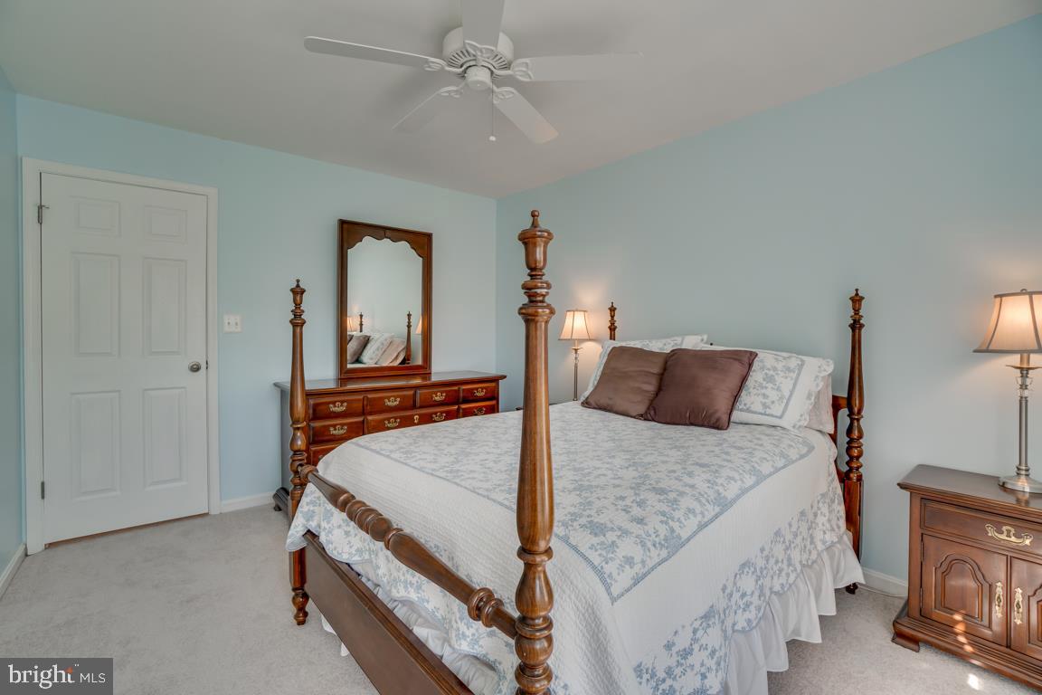 HAMPTON OAKS - Residential