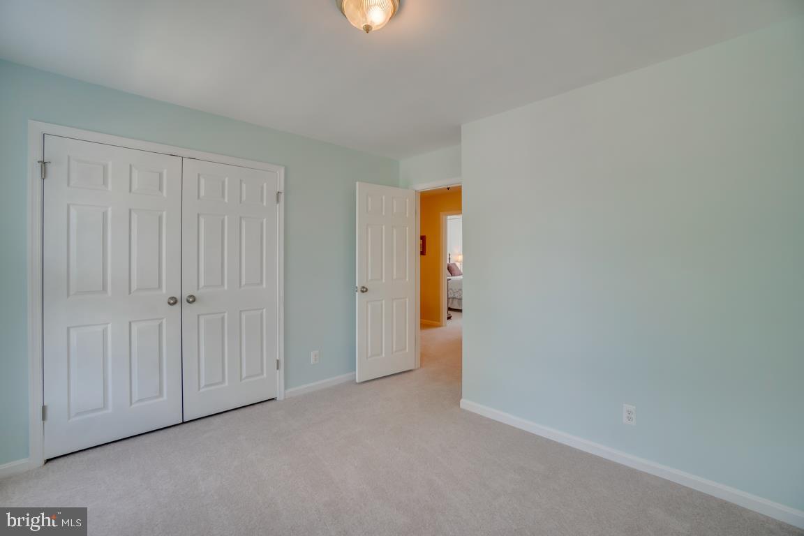 HAMPTON OAKS - Residential