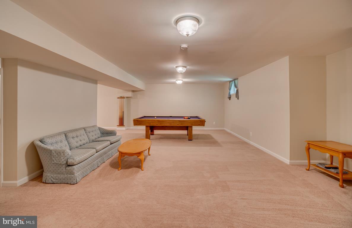 HAMPTON OAKS - Residential