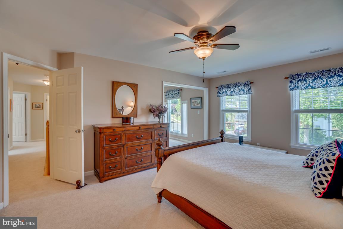 HAMPTON OAKS - Residential