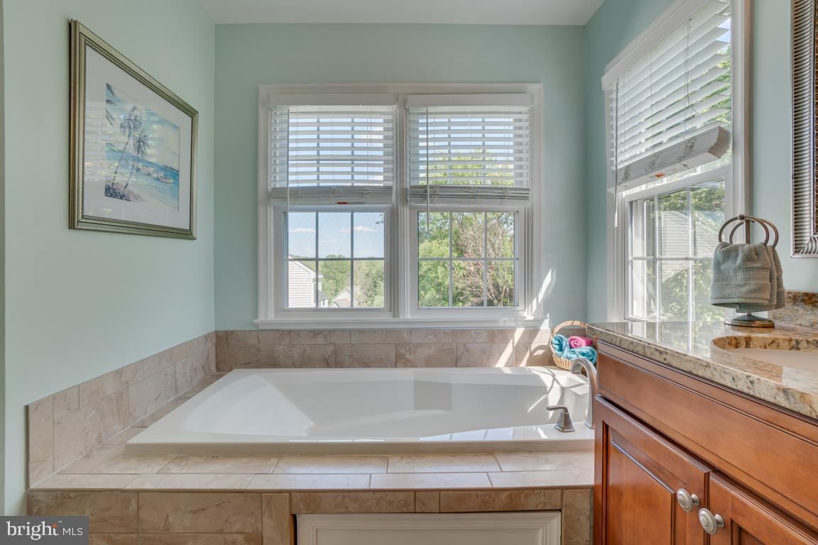 HAMPTON OAKS - Residential