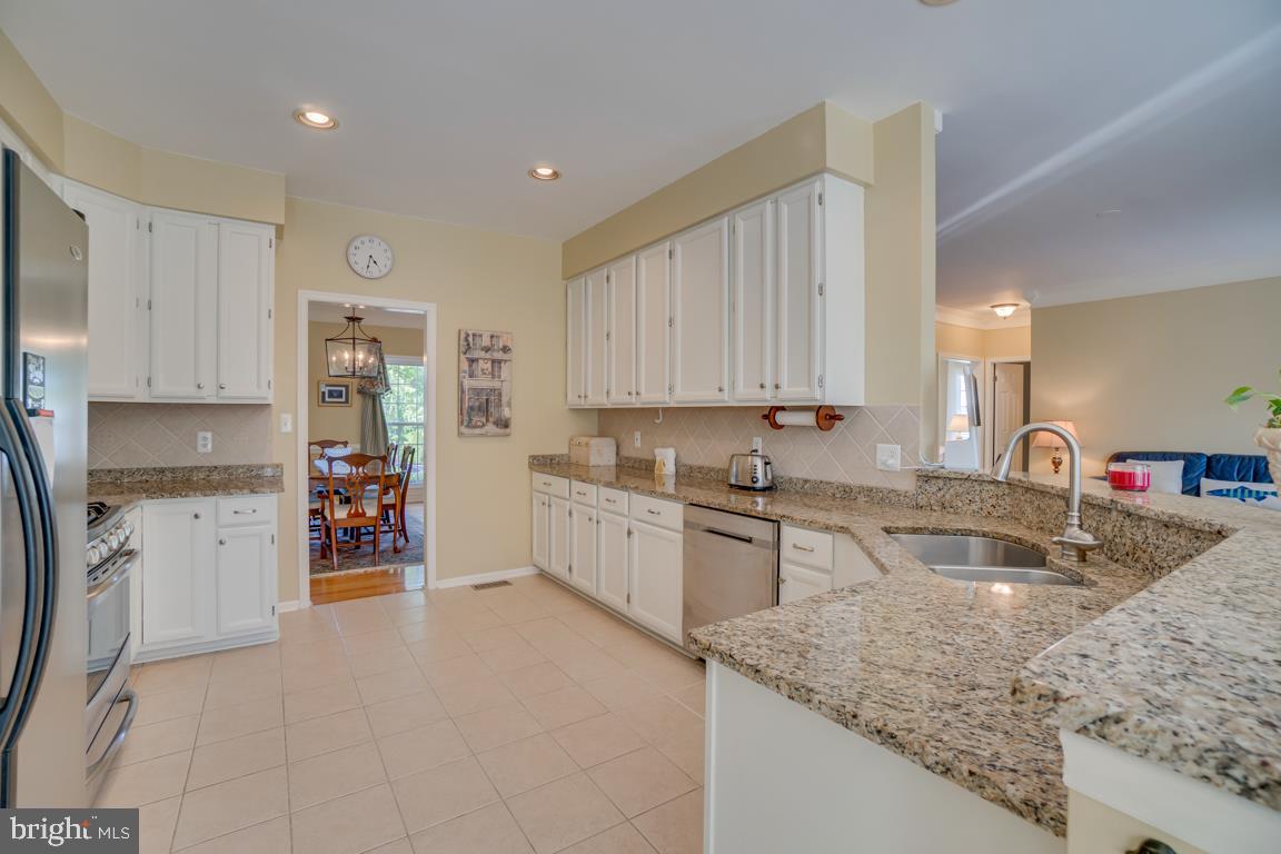 HAMPTON OAKS - Residential