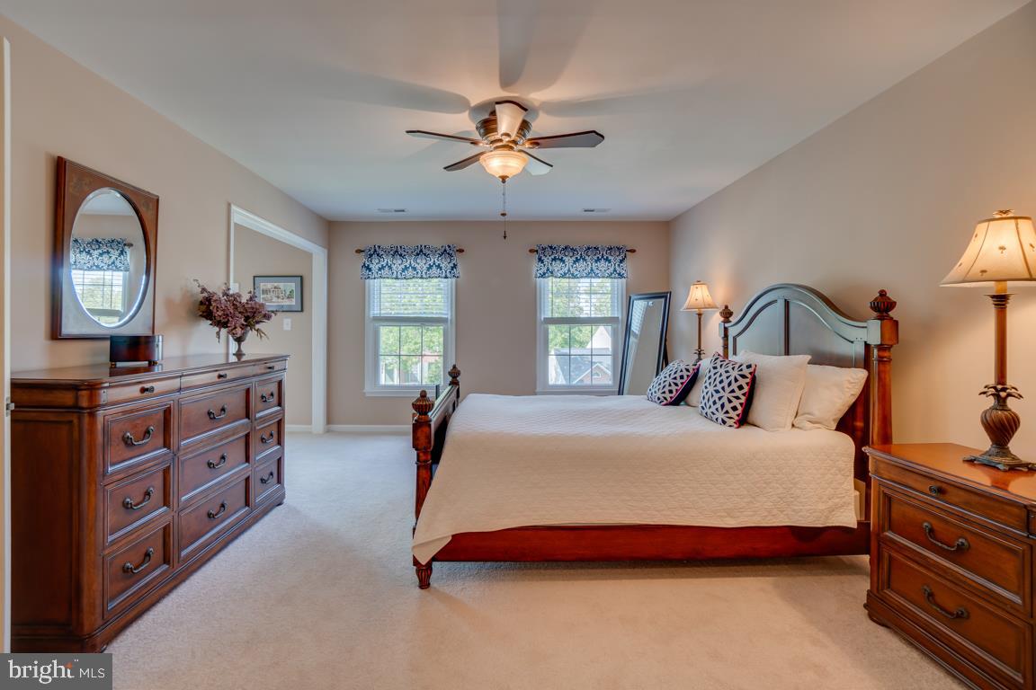 HAMPTON OAKS - Residential