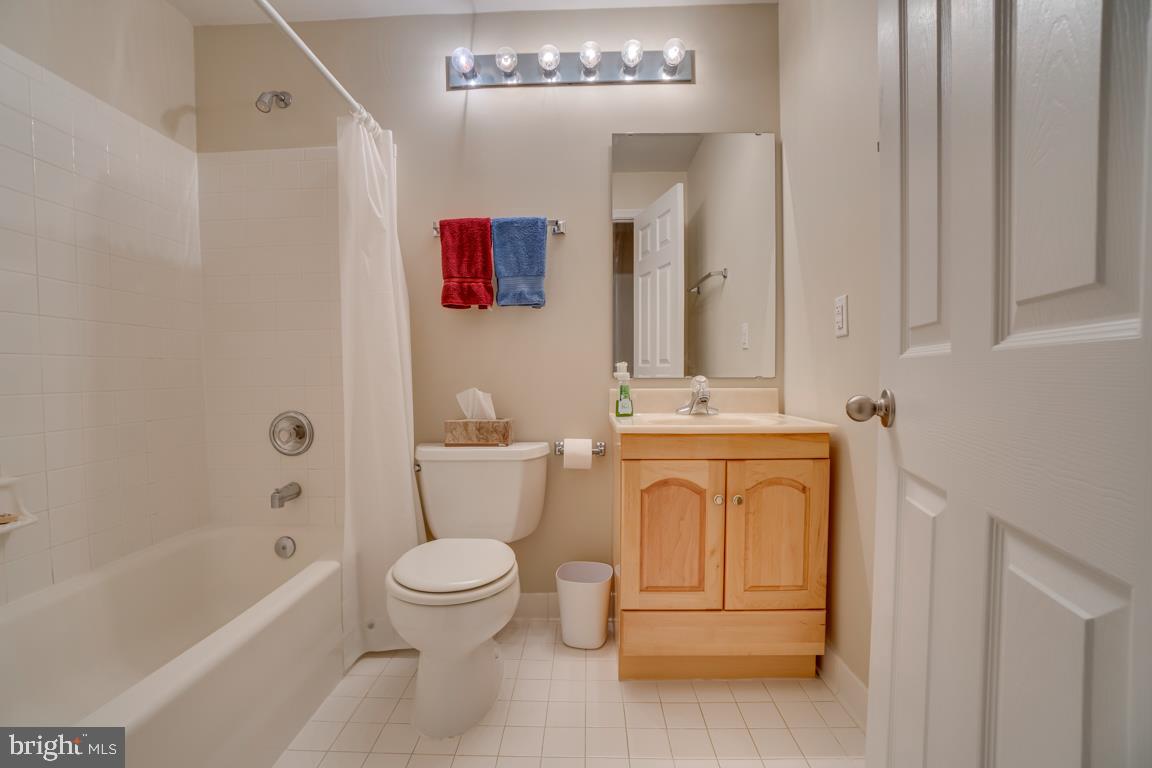 HAMPTON OAKS - Residential