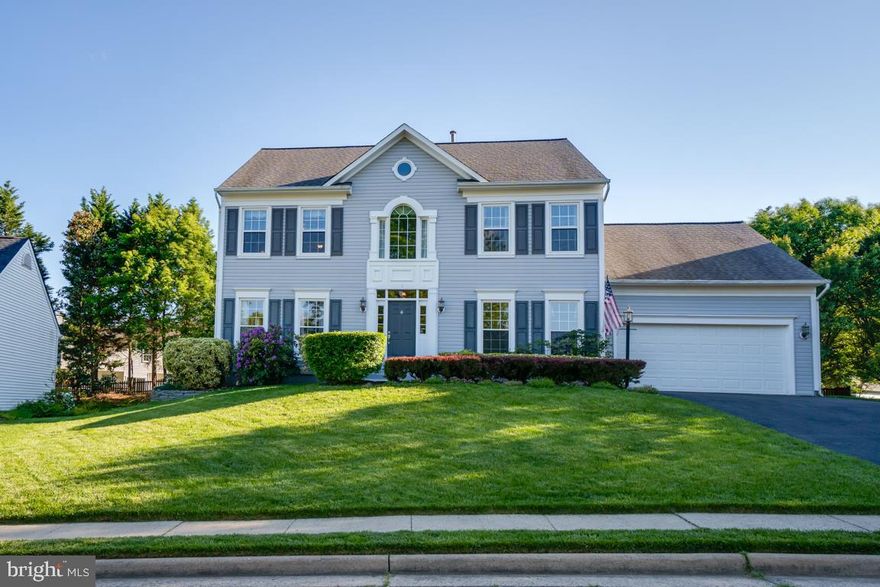 PRIDE OF OWNERSHIP SHOWS THROUGHOUT THE ENTIRE HOME!  SUPER MAINTAINED LARGE COLONIAL IN SOUGHT AFTER HAMPTON OAKS.  BEAUTIFUL HARDWOOD FLOORING THOUGHOUT MOST OF THE MAIN LEVEL, NEW CARPET ON UPPER LEVEL, CUSTOM WOOD TRIM & PAINT,  REMODELED BATHS, STAINLESS STEEL APPLIANCES, REAR DECK OVERLOOKS LEVEL FENCED YARD, WALK IN CLOSETS, GRANITE TOPS, UPDATED LIGHTING, LARGE MAIN LEVEL OFFICE, 9` CEILINGS,  MASTER BEDROOM WITH HIS & HERS WALK IN CLOSETS AND SITTING ROOM, DELUXE MASTER BATH, SUN FILLED BREAKFAST AREA, FAMILY ROOM FIREPLACE, OVER SIZED GARAGE WITH WORKSHOP AREA, AND MUCH MUCH MORE!  ALL IN PRISTINE MOVE IN READY CONDITION, NOTHING TO DO EXCEPT MOVE IN!  NEW WINDOWS & SIDING! NEWER ROOF! NEWER HVAC!  WILL NOT DISAPPOINT! TOUR: https://my.matterport.com/show/?m=jtEry8gB56Q&mls=1