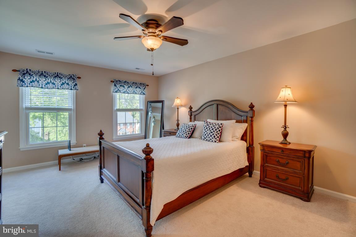 HAMPTON OAKS - Residential