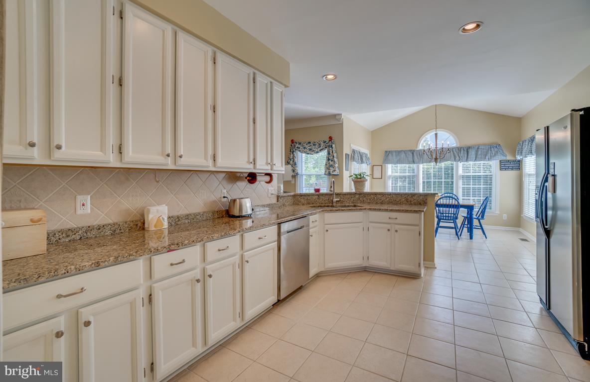 HAMPTON OAKS - Residential