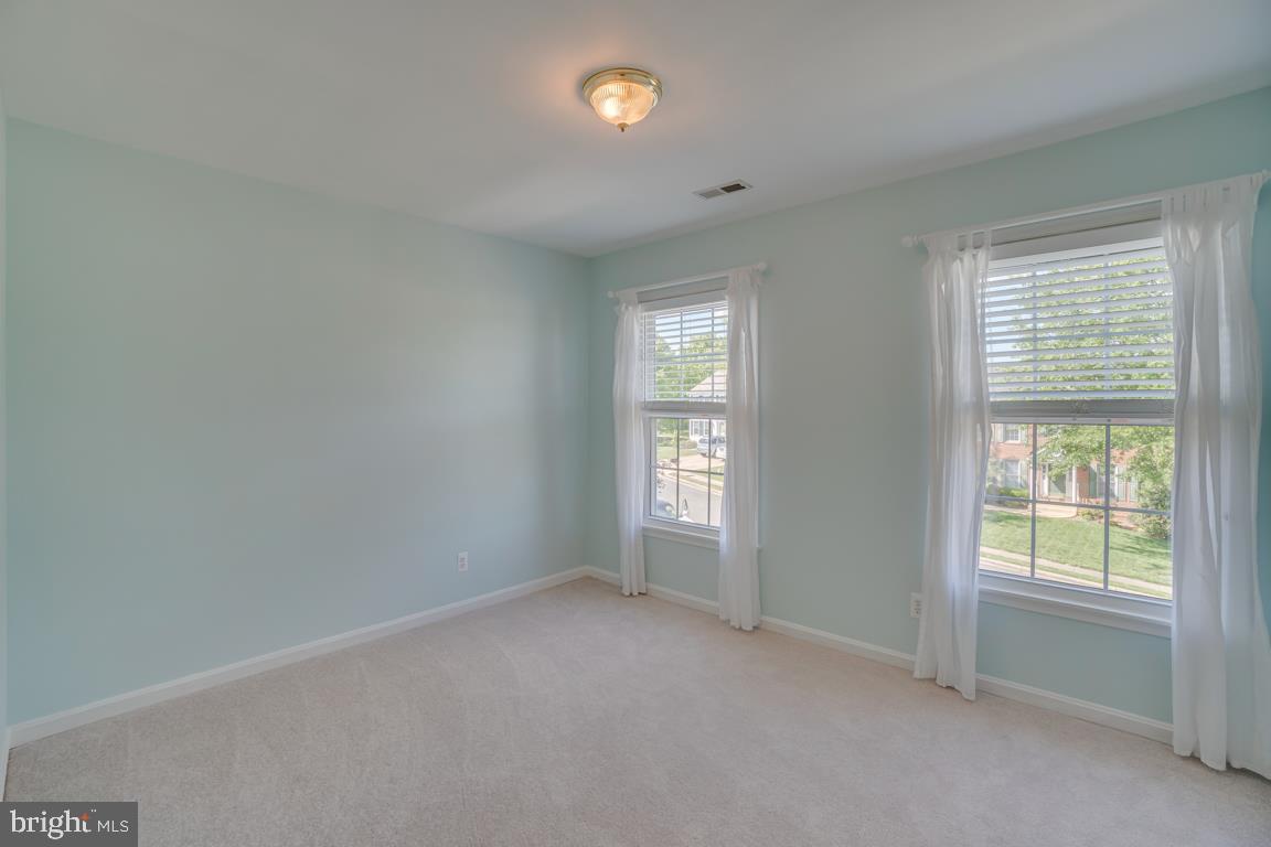 HAMPTON OAKS - Residential