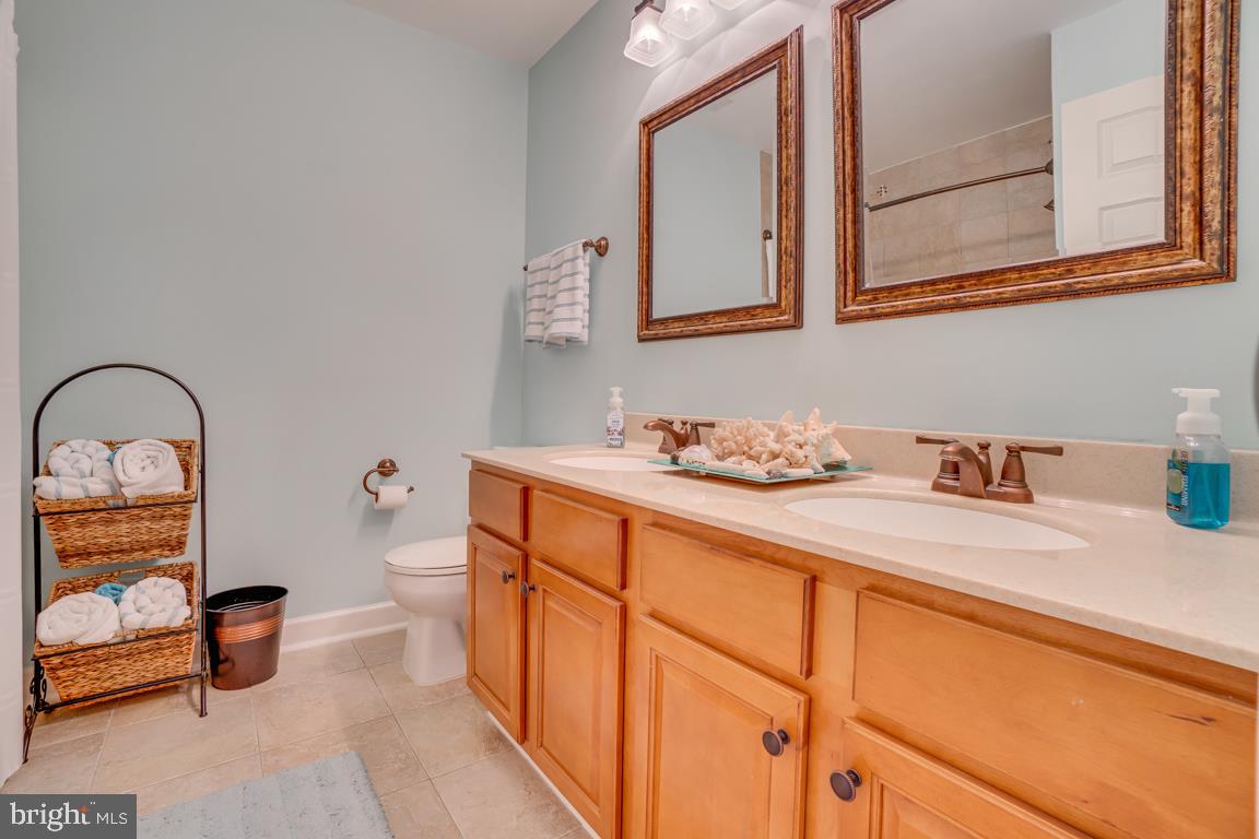 HAMPTON OAKS - Residential